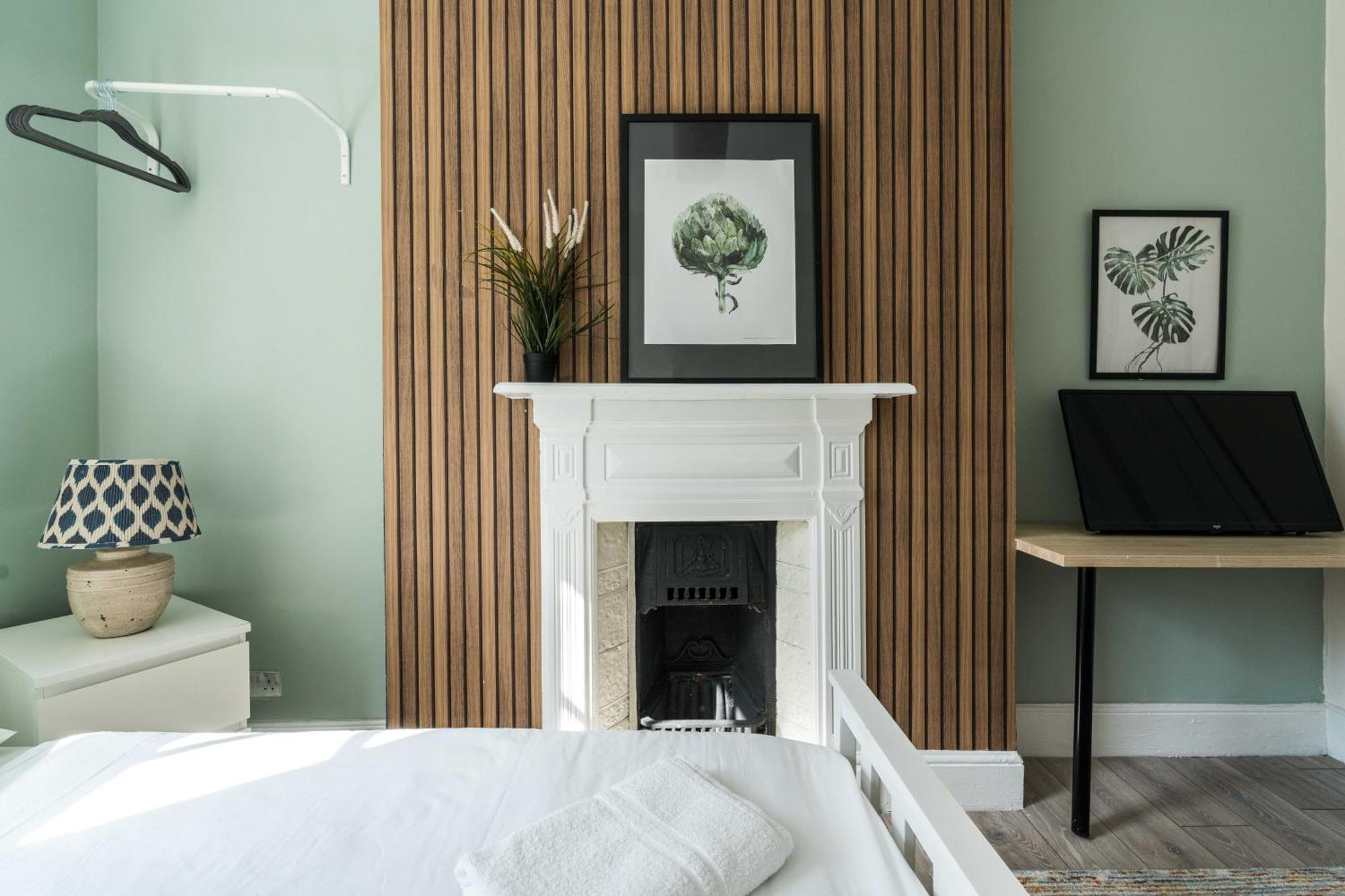 Lv2 Bricklane-fashionuni-shoreditch-art-shardtower-londonbridge-central Apartment London