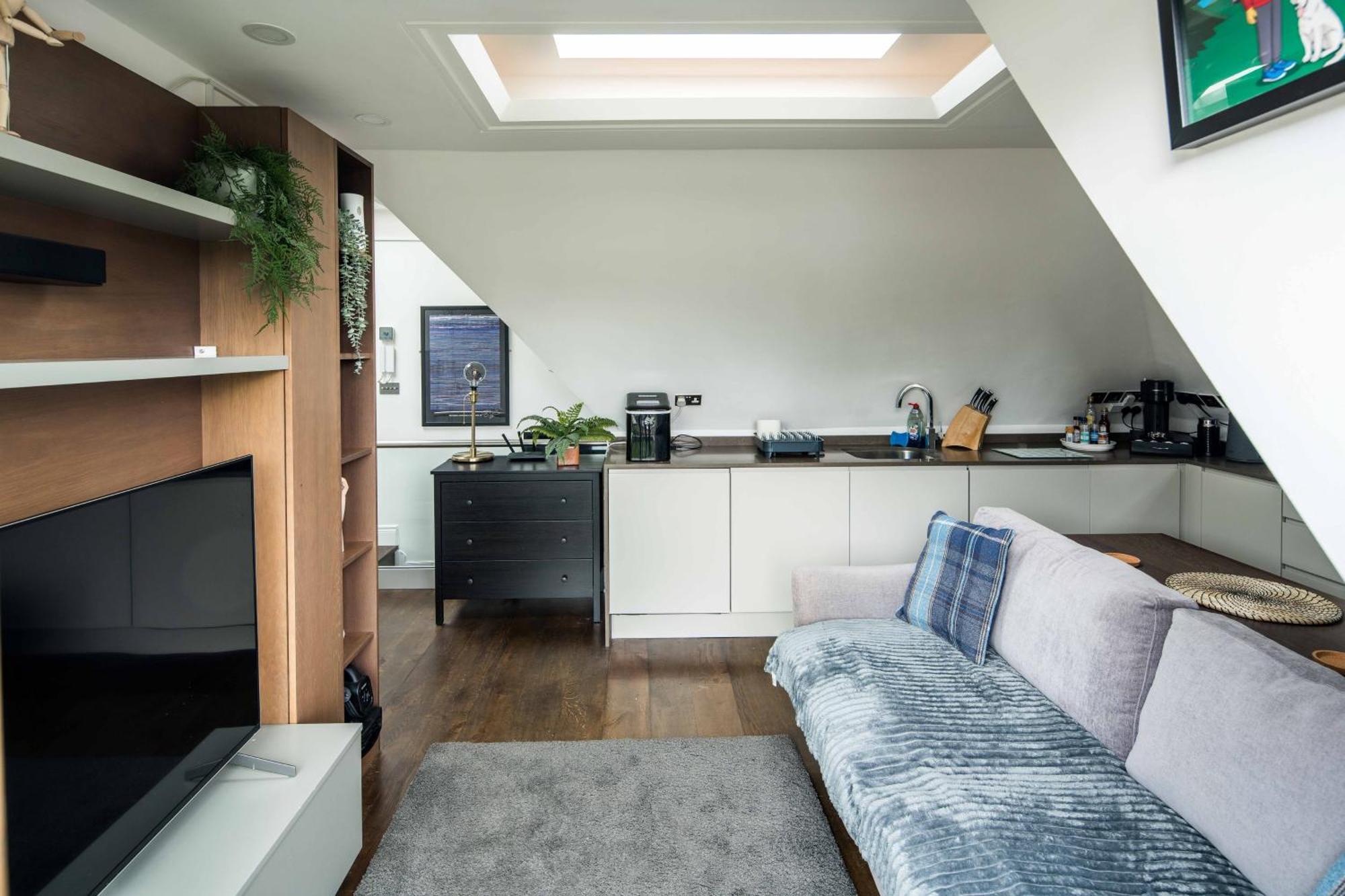 Sleek And Stylish 1bd W/ Balcony, Hammersmith * London