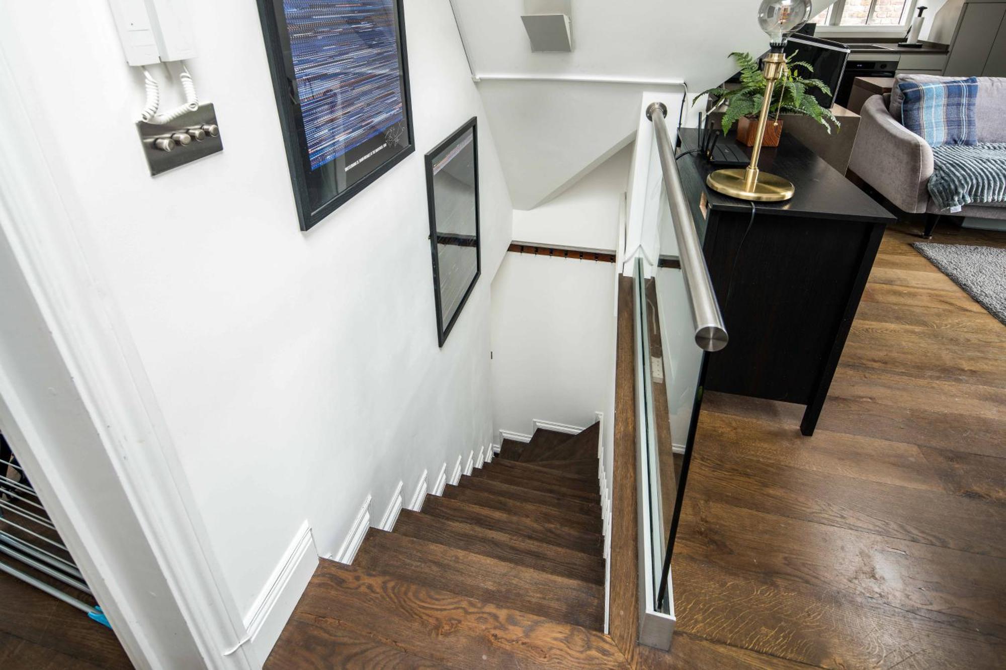 Sleek And Stylish 1bd W/ Balcony, Hammersmith *