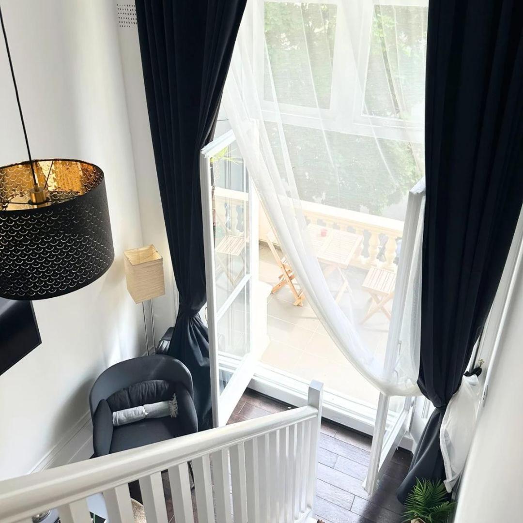 Flat In The Center Of Apartment