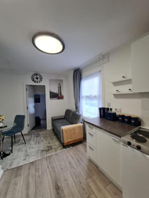 Stylish And Spacious 1 Bedroom Kensal Tube 1a Appartement