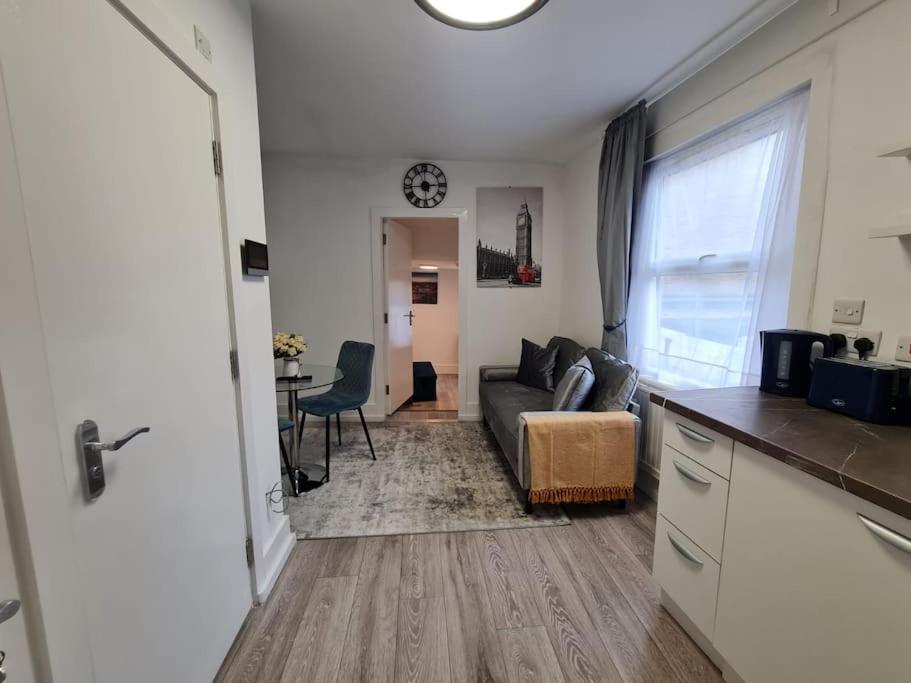 Stylish And Spacious 1 Bedroom Kensal Tube 1a Appartement *