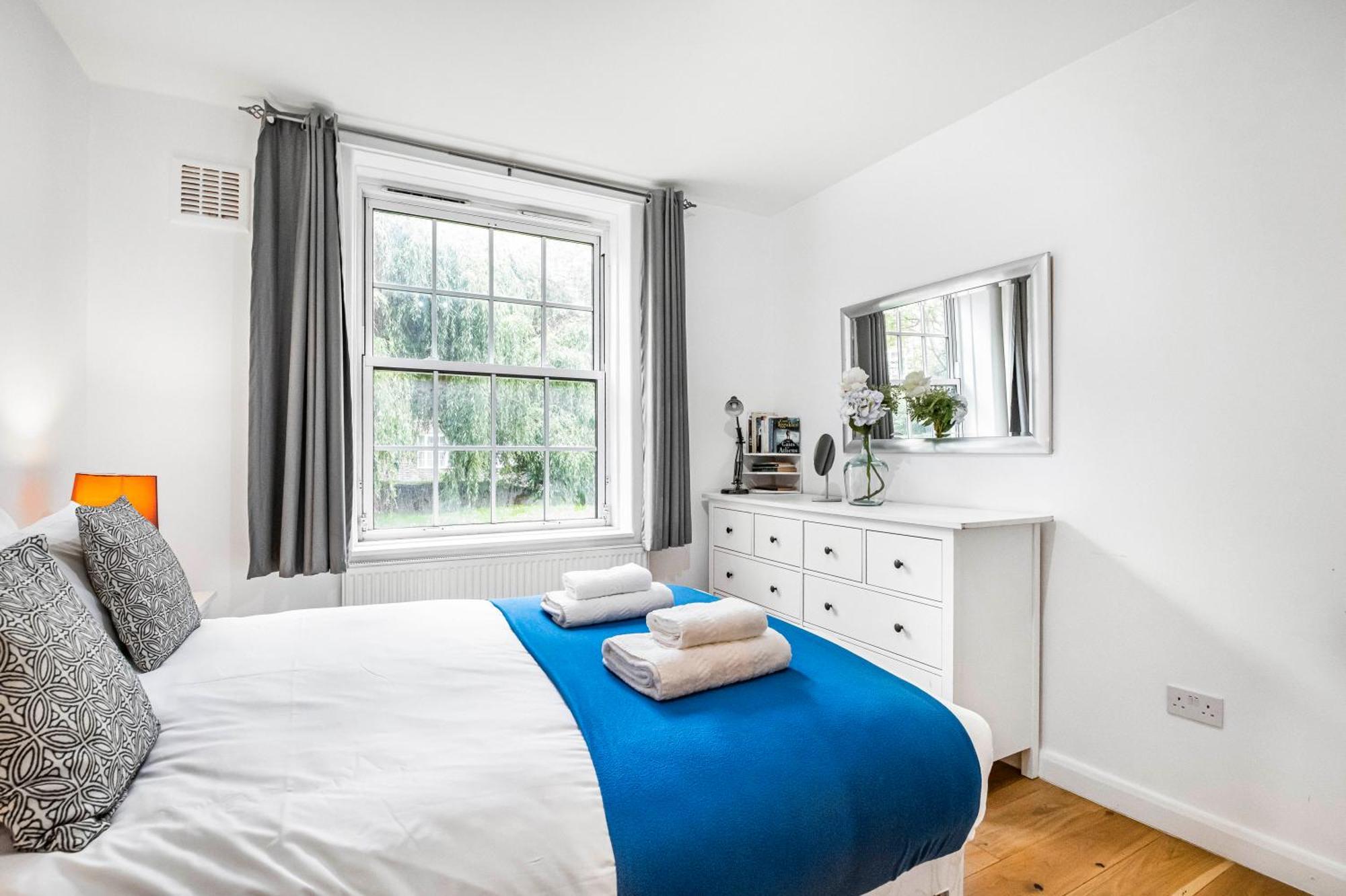 Pass The Keys In Sunny Waterloo Apartment