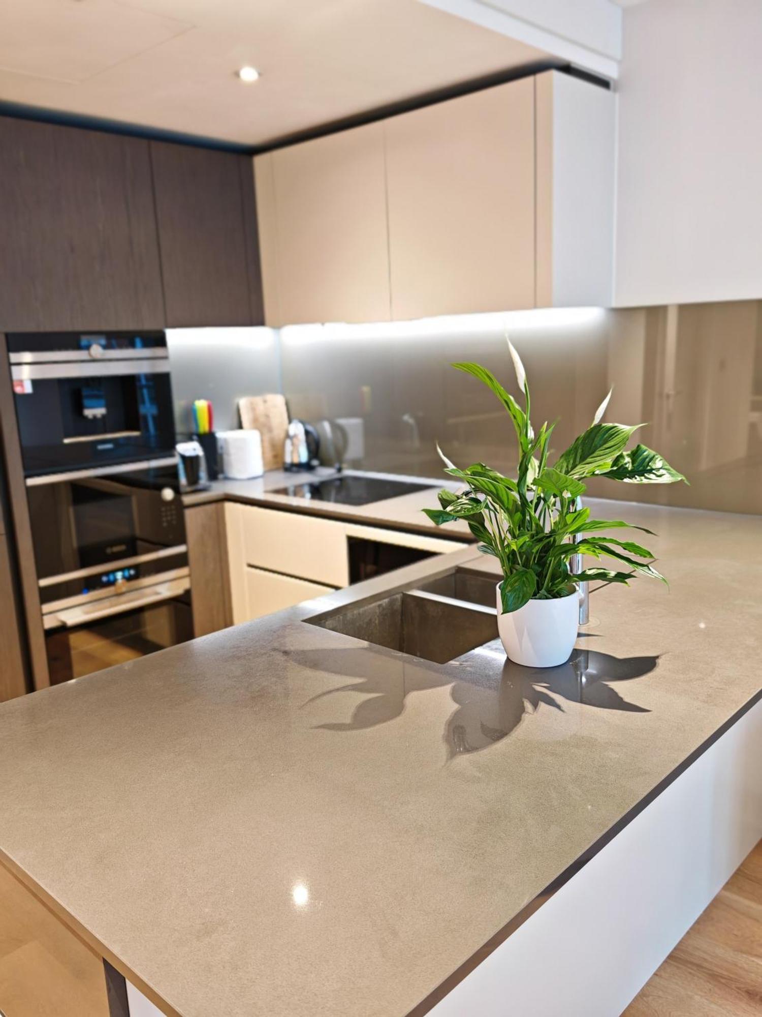 Stylish Two-bedroom Flat Near Us Embassy * London