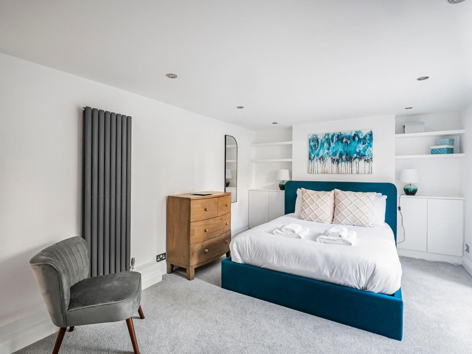 Stylish Maisonette Pass The Keys Holiday home *