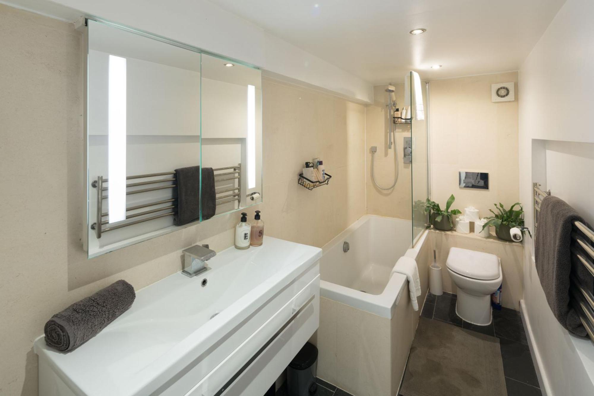 Charming 2bd Garden Flat In Fulham, *