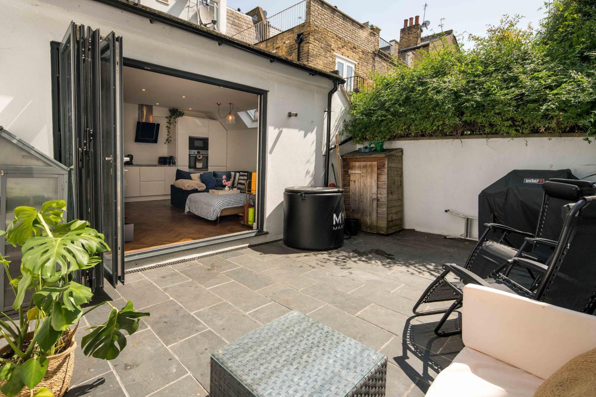 Apartment Charming 2bd Garden Flat In Fulham,