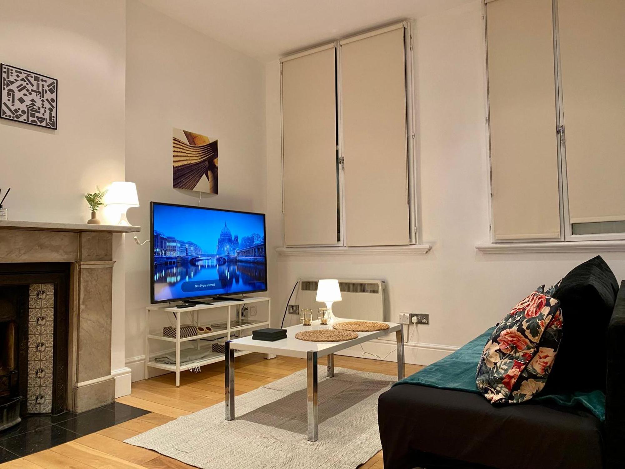 Leilighet Entire Flat, Central London, Bank Payment To The Host Within 24h From The Reservation London