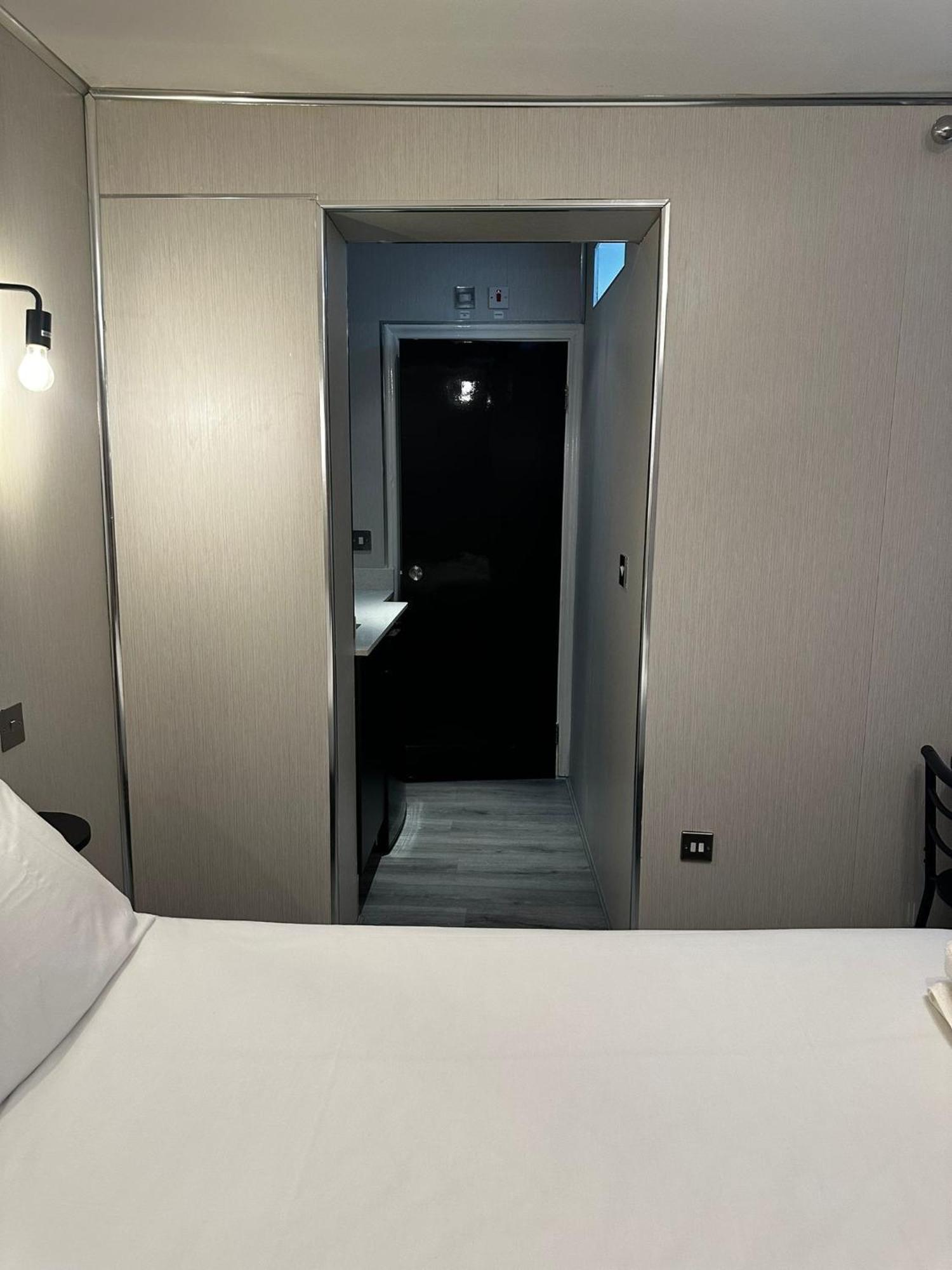 Fb4-spacious Basement Near Hyde Park Apartamento