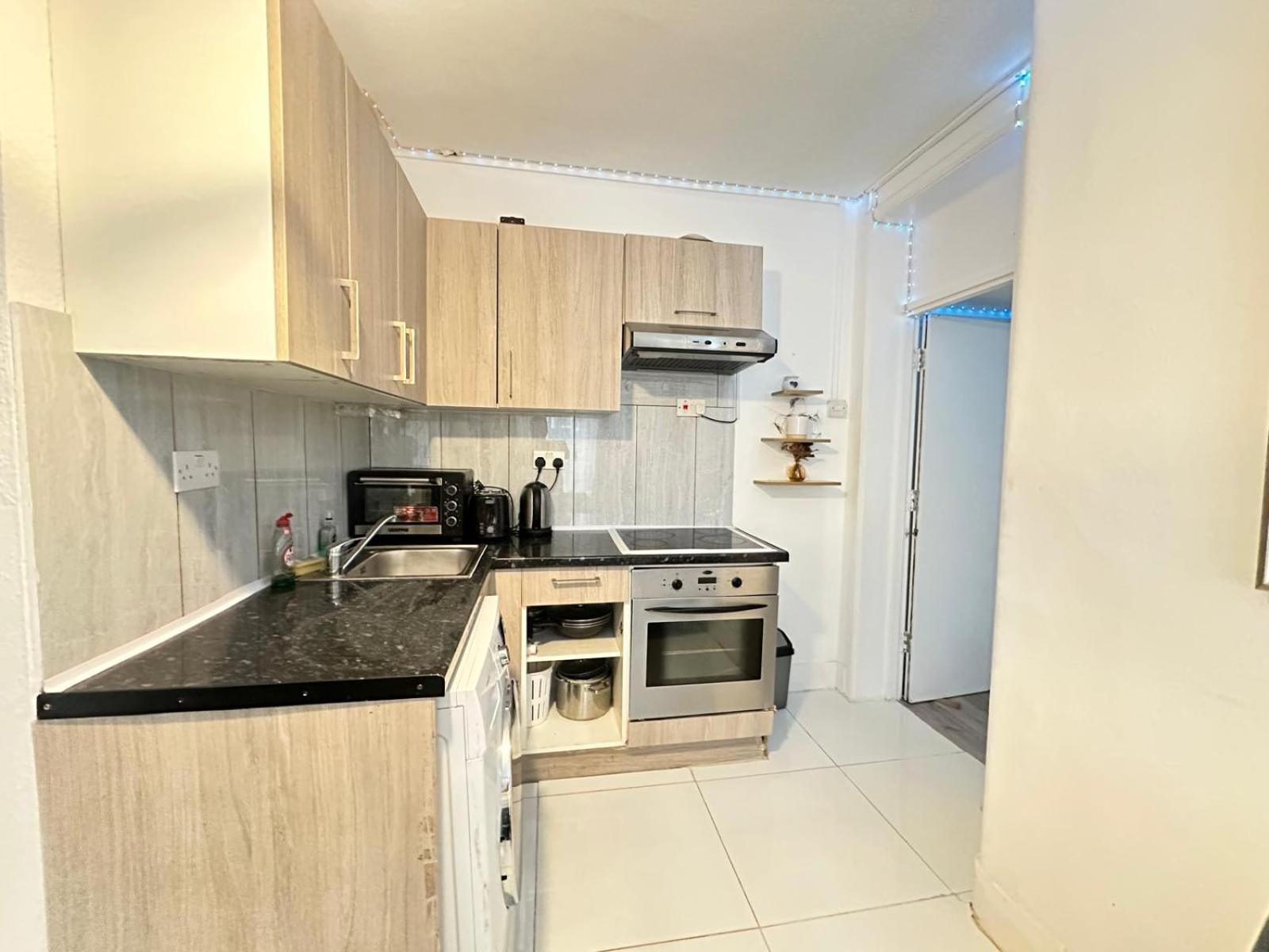 Apartment Ground Floor Mile 2 Bedroom Flat London