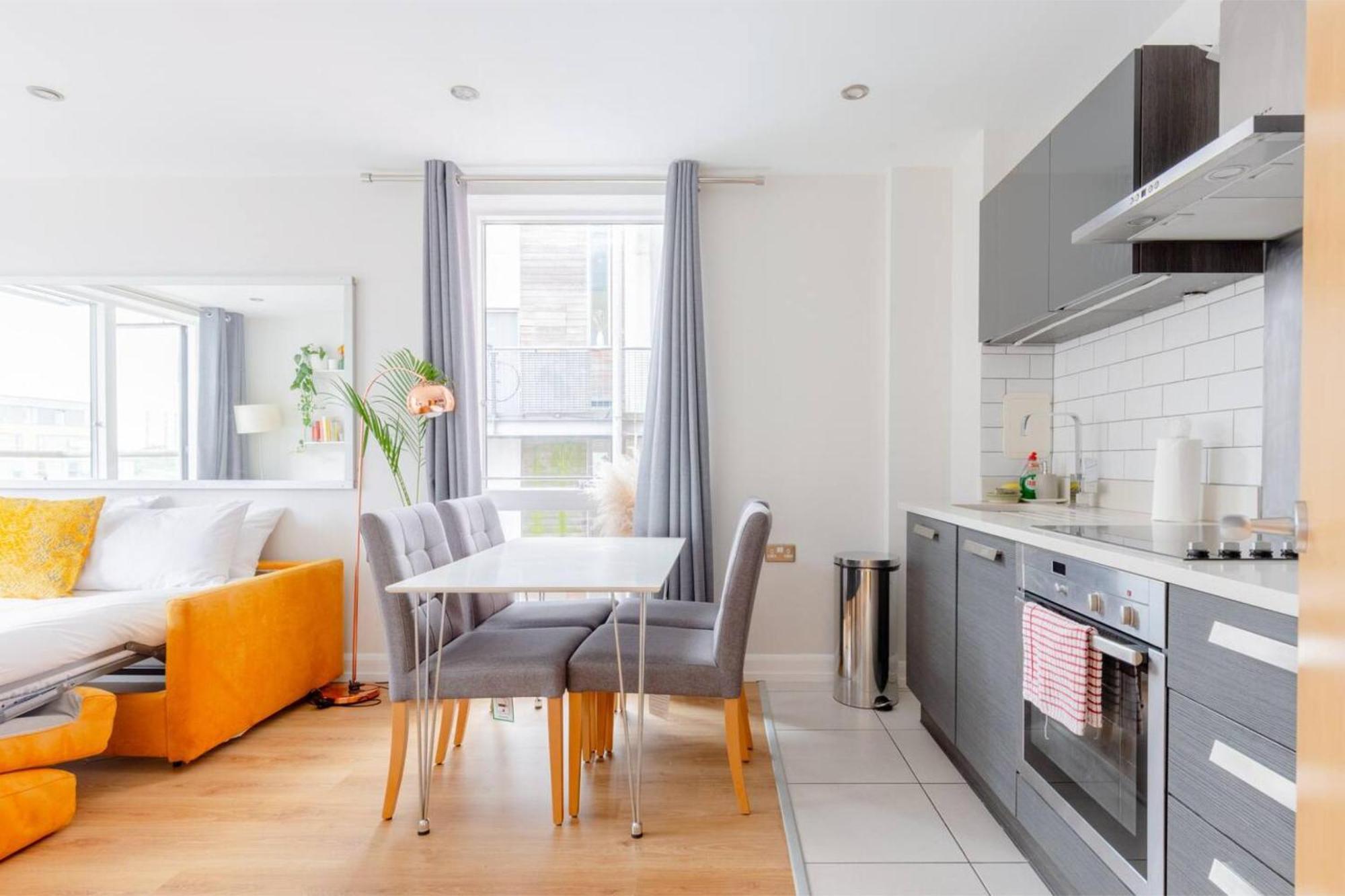 Vibrant & Inviting 1bd Flat Heart Of Haggerston! * Londen