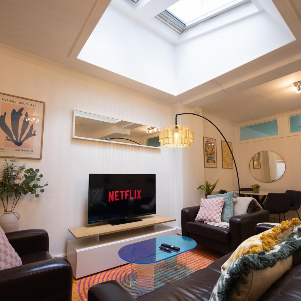 Spacious Two-bed 100m From Trafalgar Sqr Leilighet *