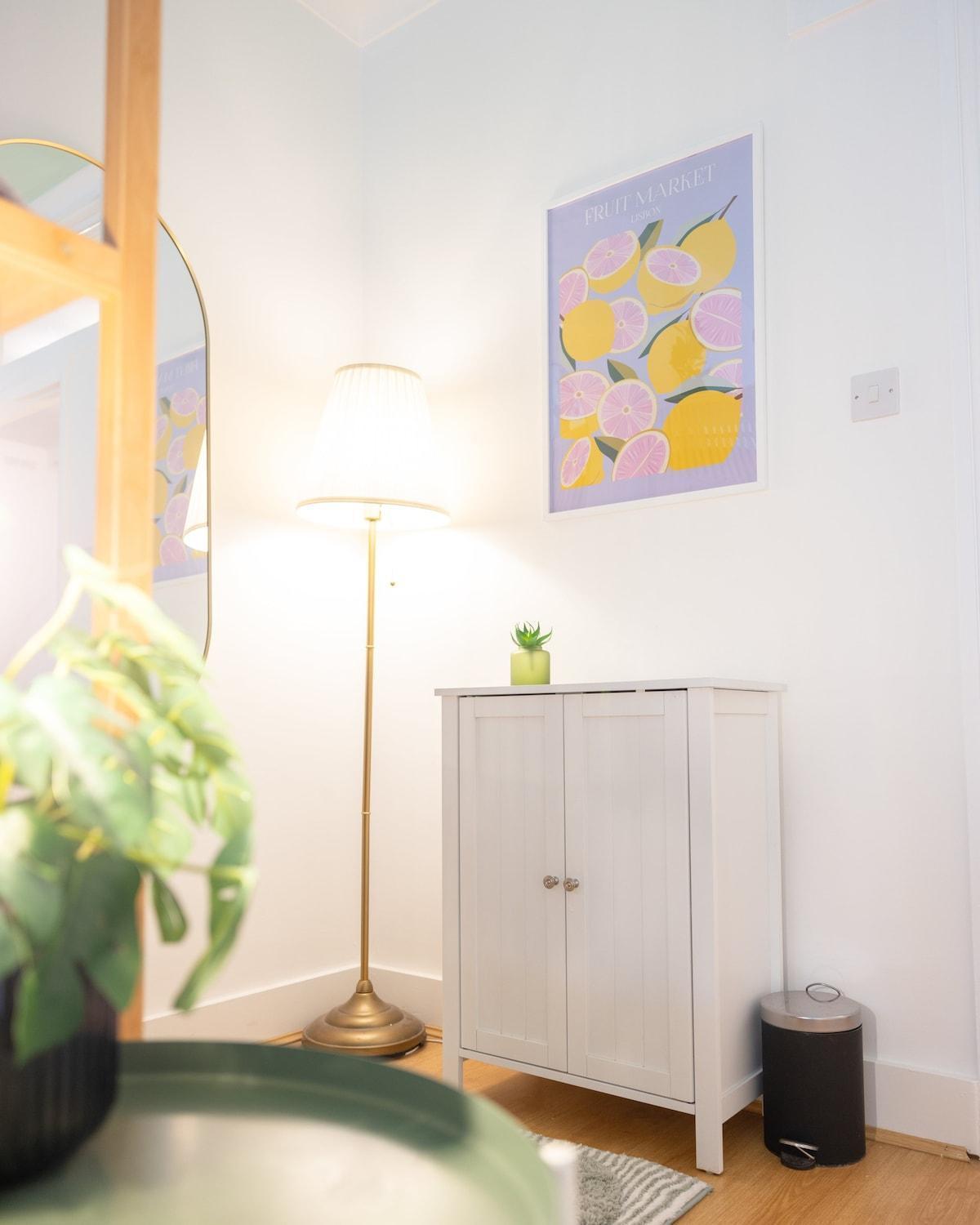 Spacious Two-bed 100m From Trafalgar Sqr Leilighet