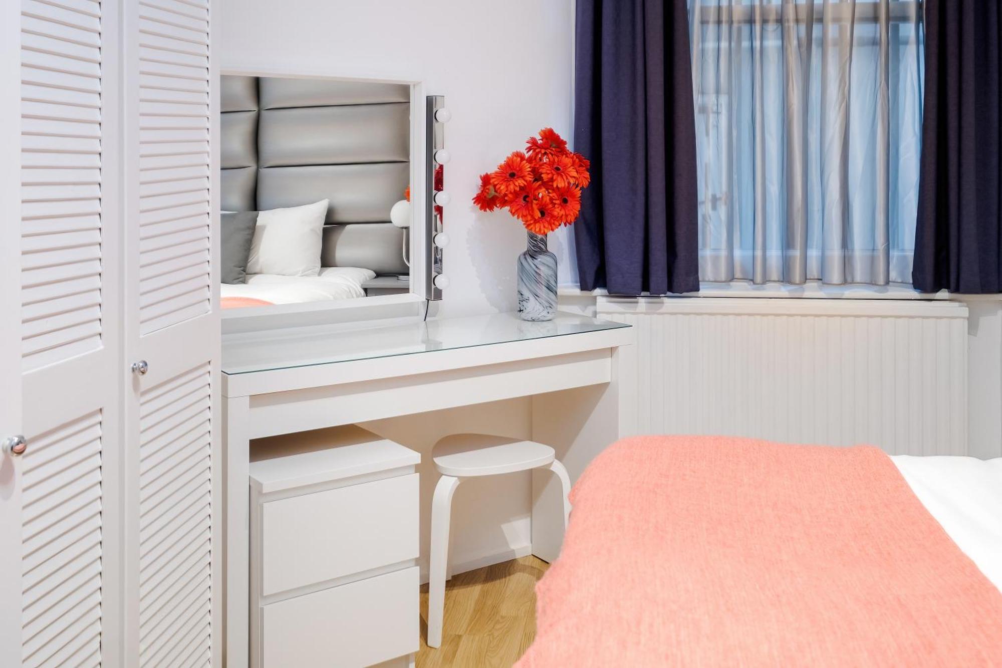 Large One Bedroom In Marylebone London