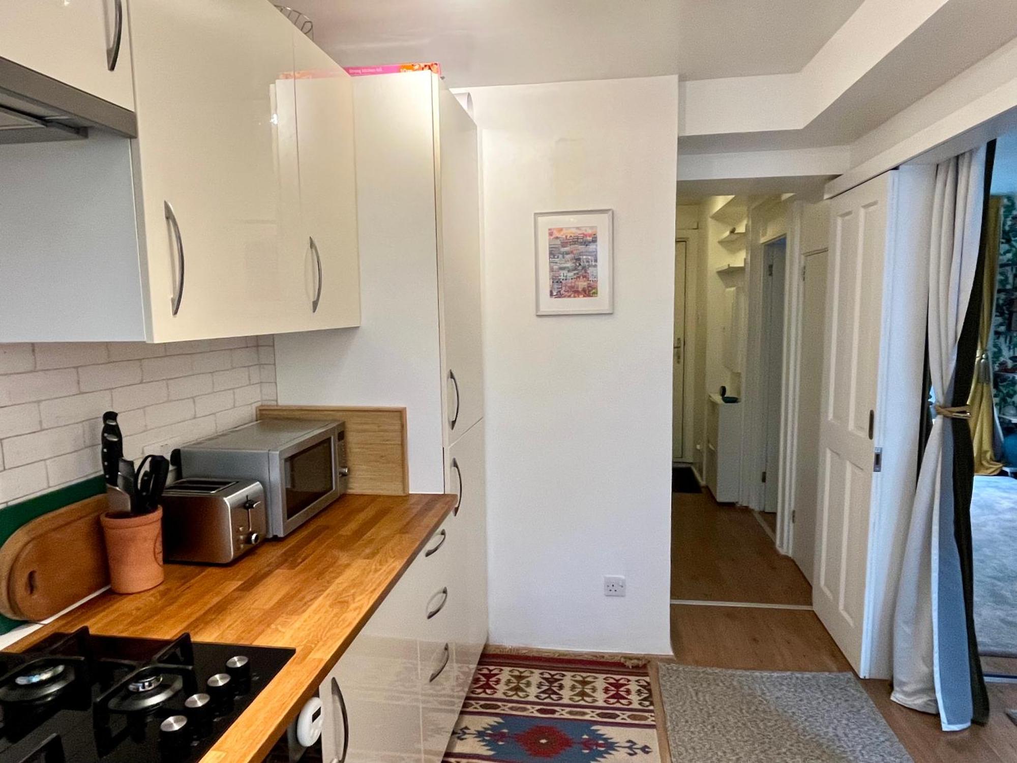 Cozy 1-br Garden Flat For Up To 4 In East * London