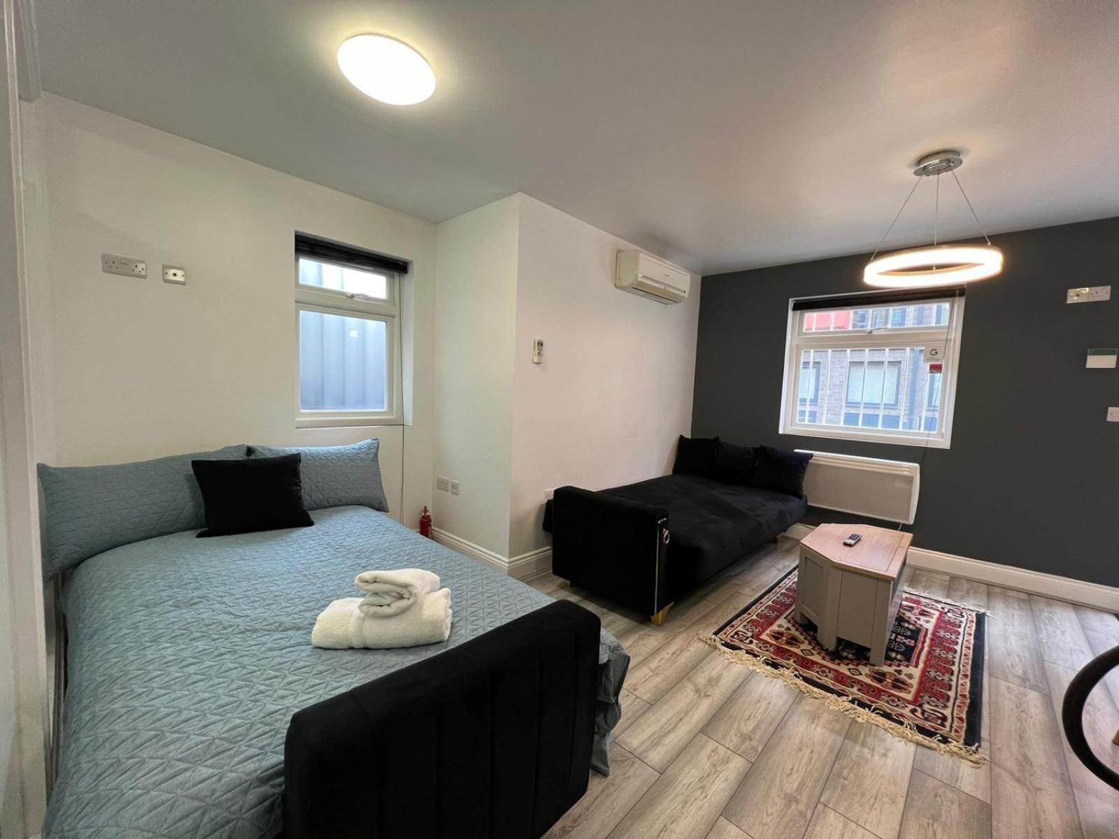 Modern Comfort One Bed Flat In Golders London