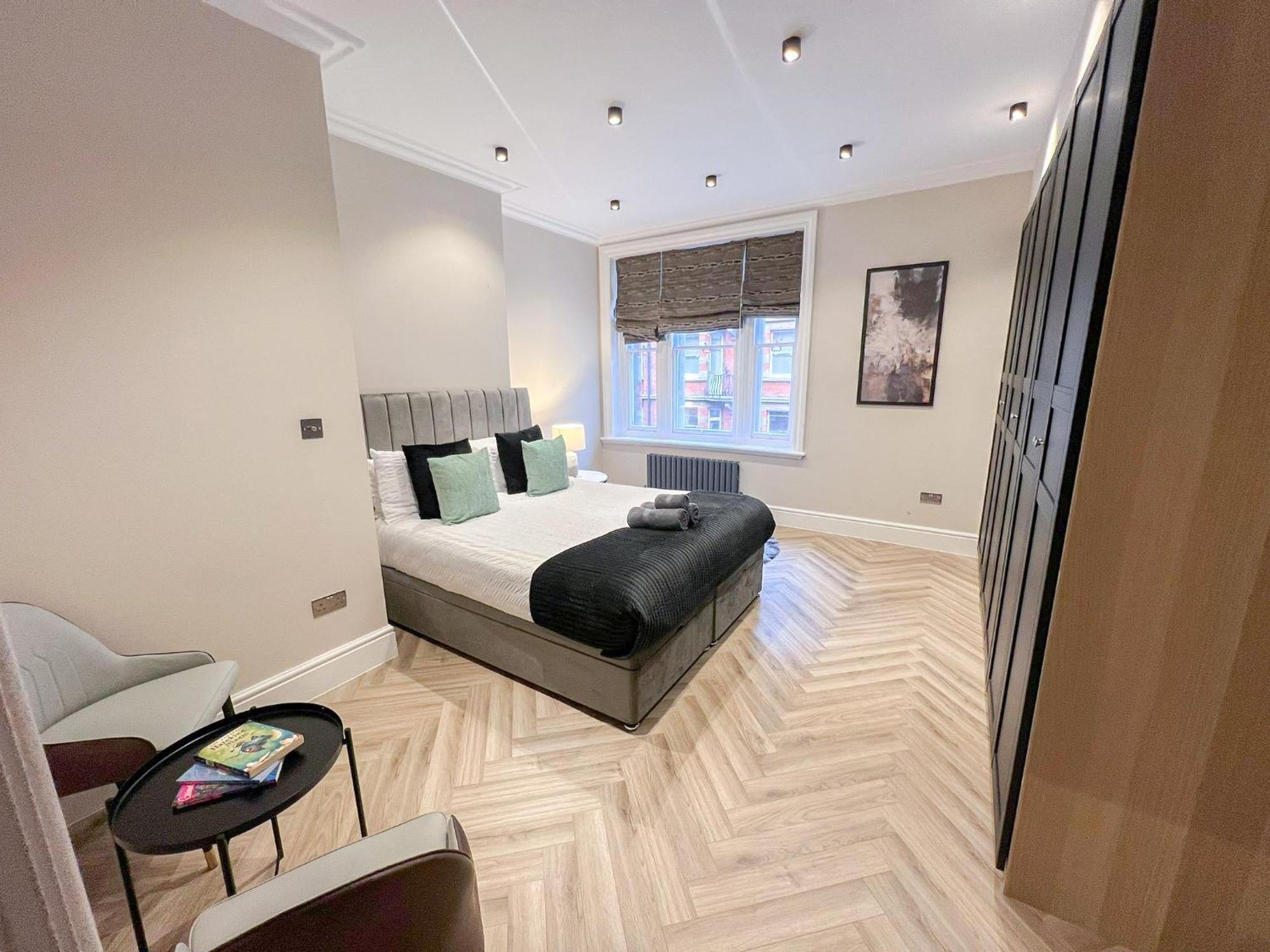 Lux 4 Bedroom In Baker St Near Regent's Park Londen
