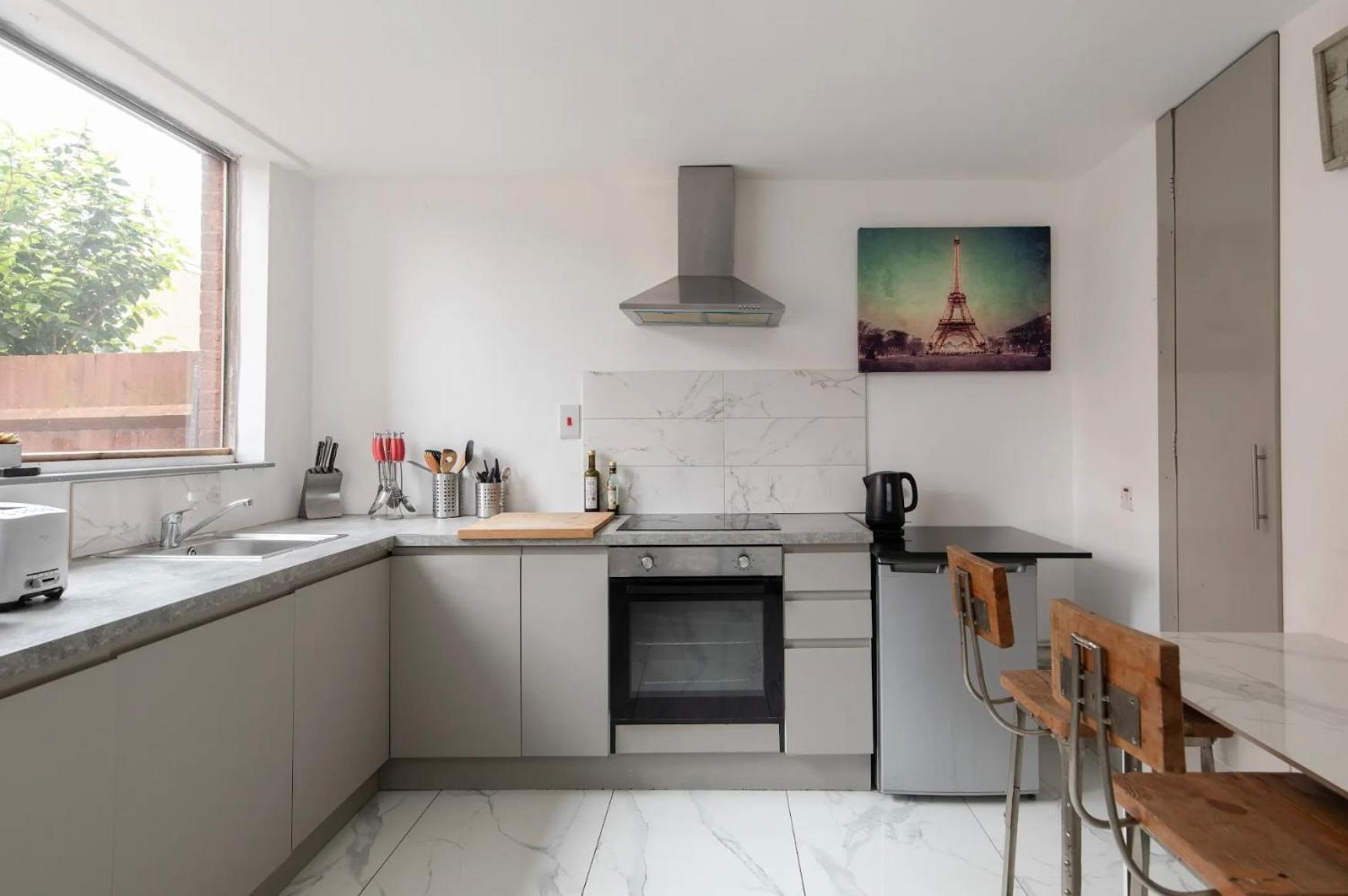 A Very Large Modern Which Take Up To 4 Guest * Londres