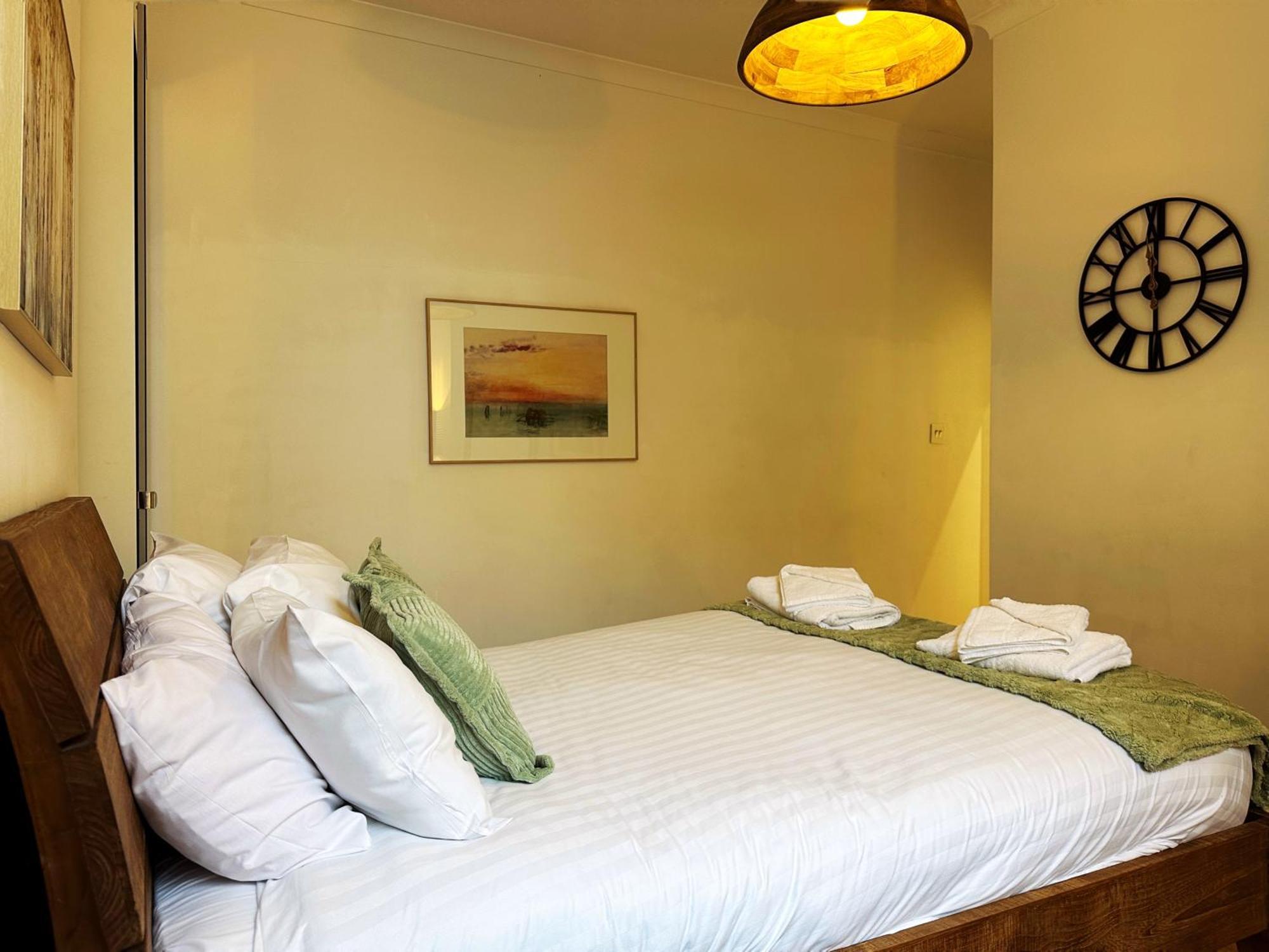 Theo's 2 Bedroom In * London
