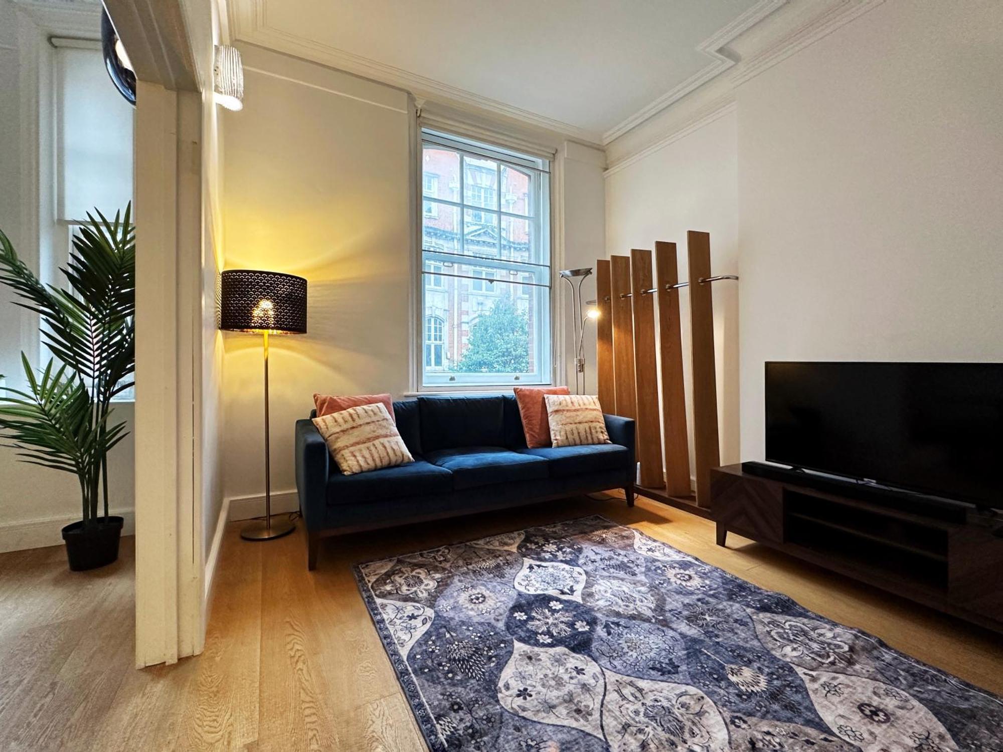 Theo's 2 Bedroom In Apartment *
