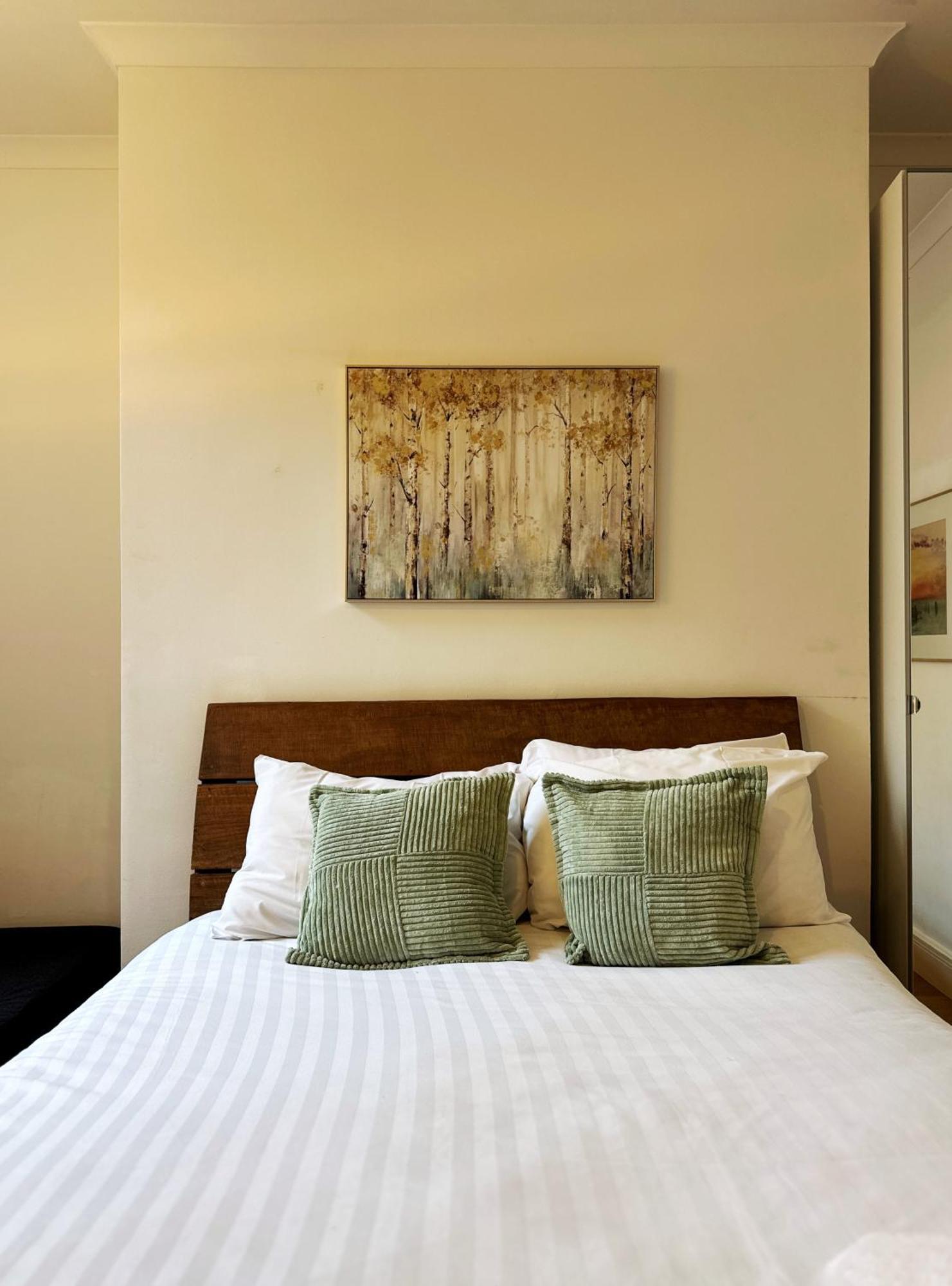 Theo's 2 Bedroom In Apartment London