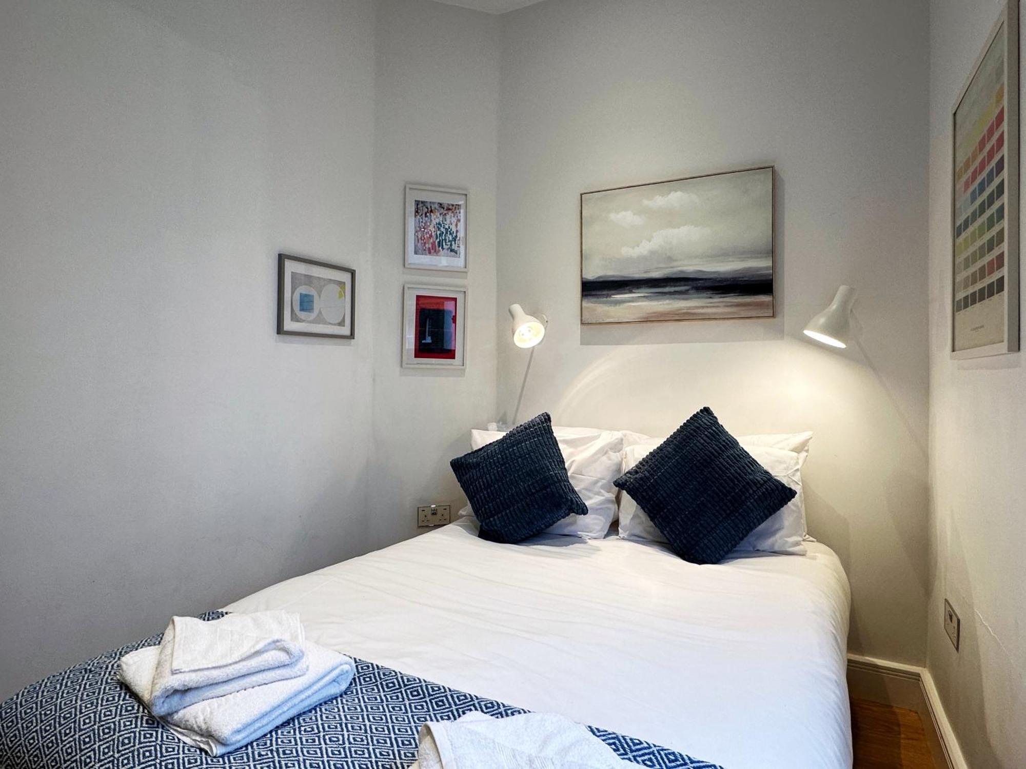 Theo's 2 Bedroom In Apartment London