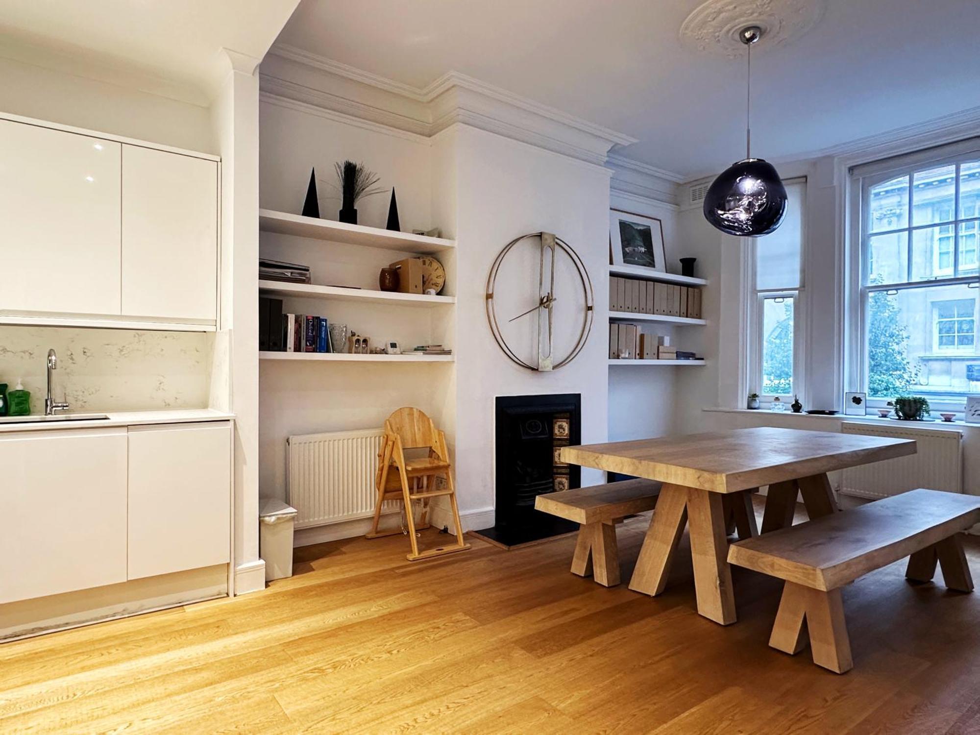 Theo's 2 Bedroom In Apartment