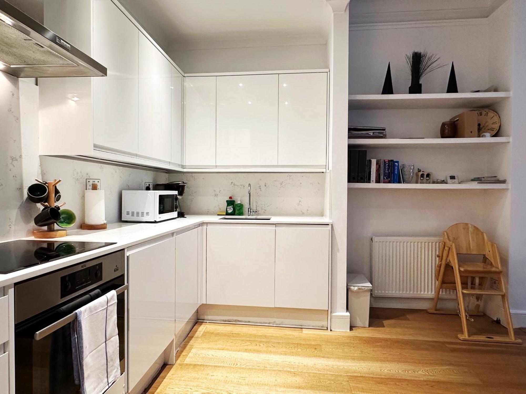 Theo's 2 Bedroom In Apartment *