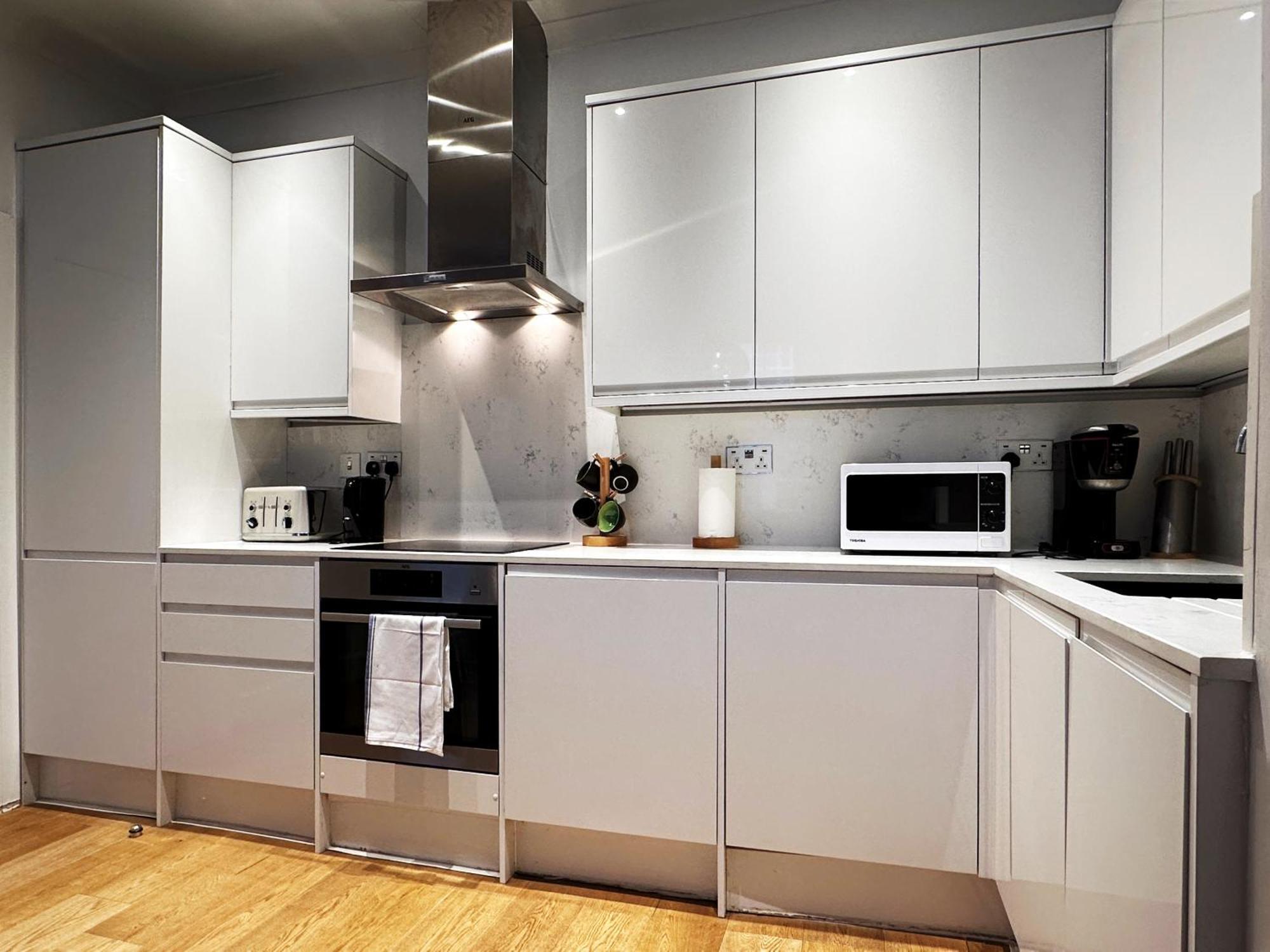 Theo's 2 Bedroom In Apartment *