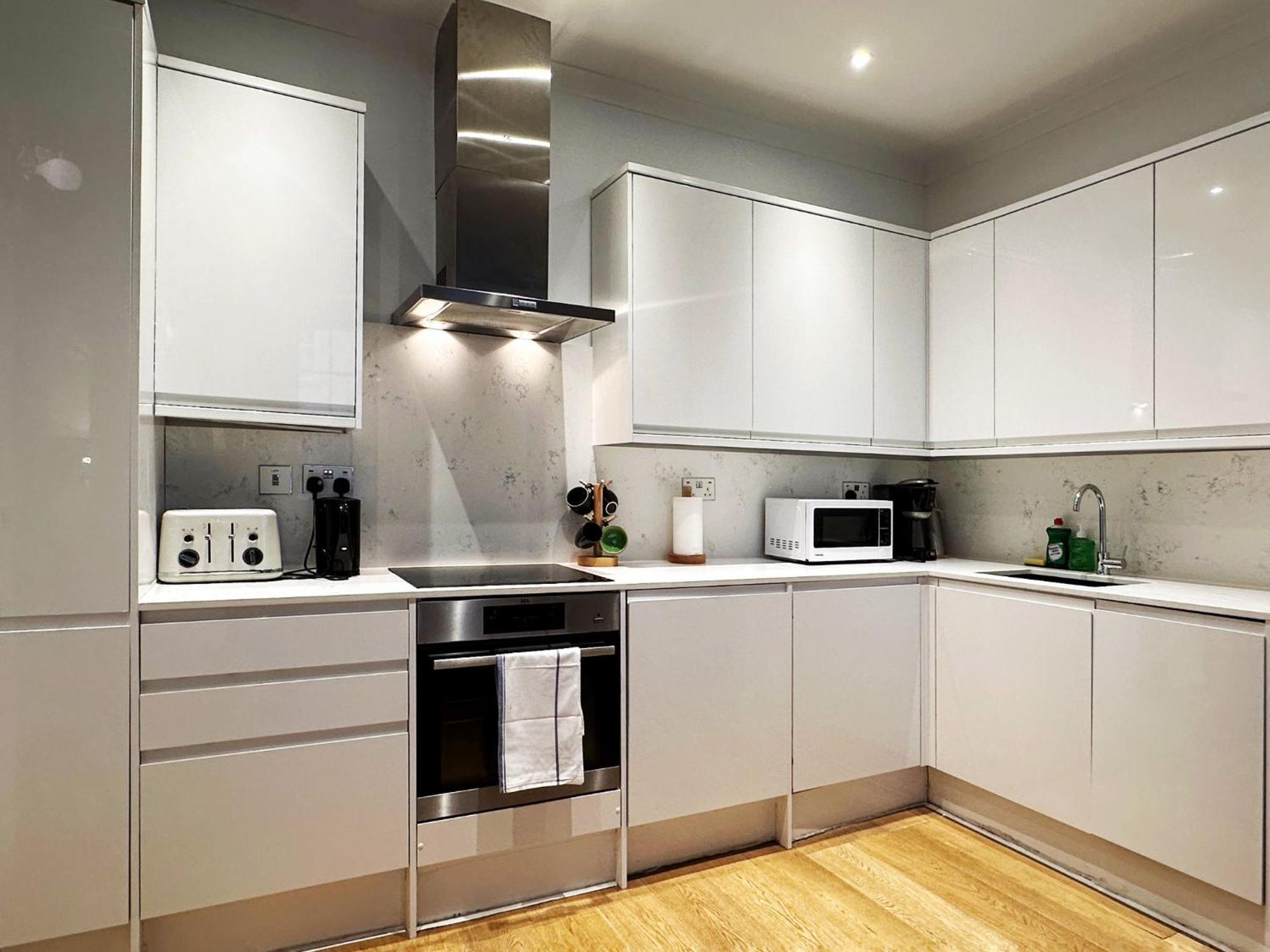 Theo's 2 Bedroom In Apartment London