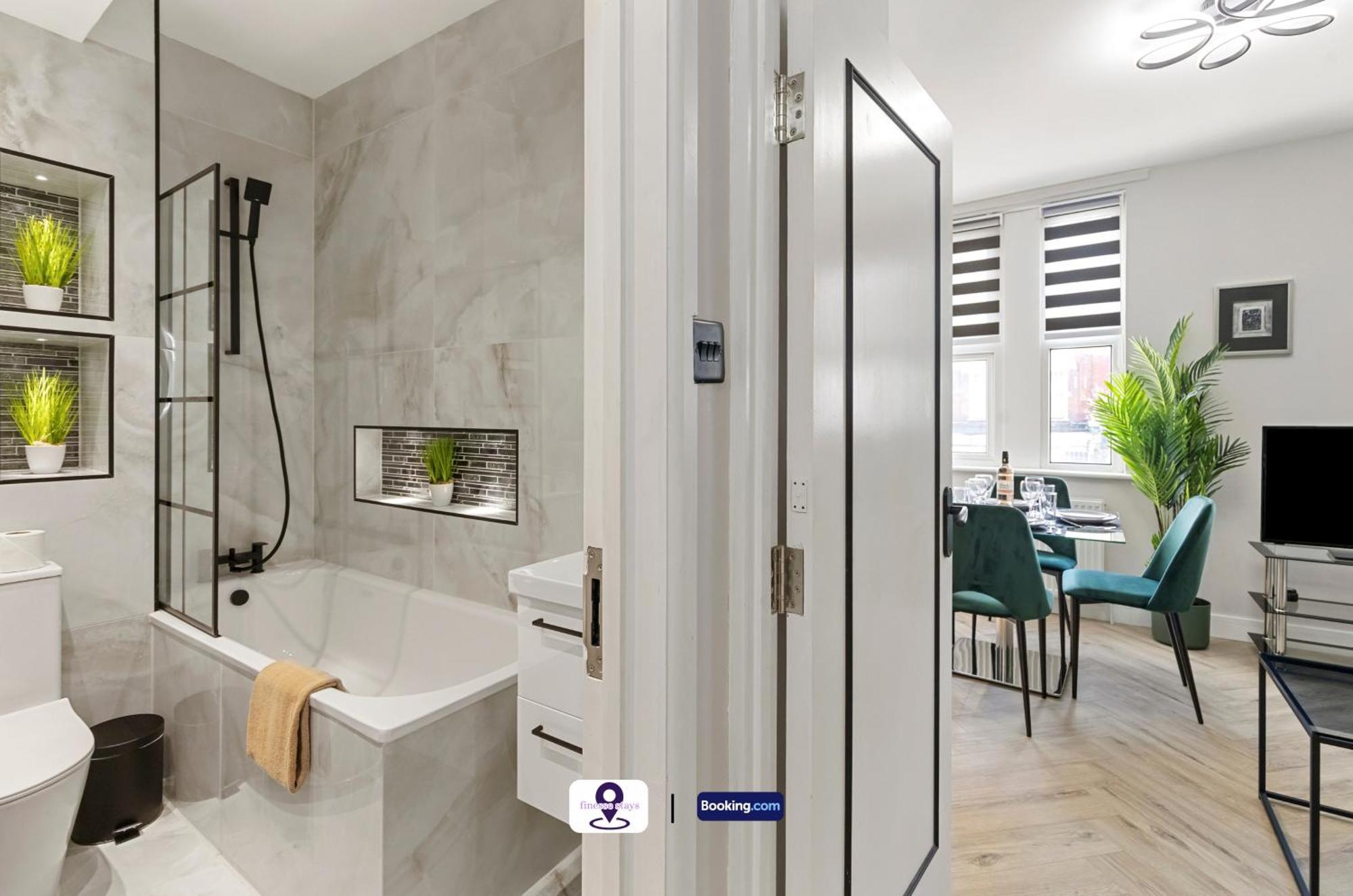 Last-minute Grab ! Limited Time L Exclusive On 2 Bedroom, High Spec Luxury Flat By Finesse Short Lets & Serviced With Free Wifi *