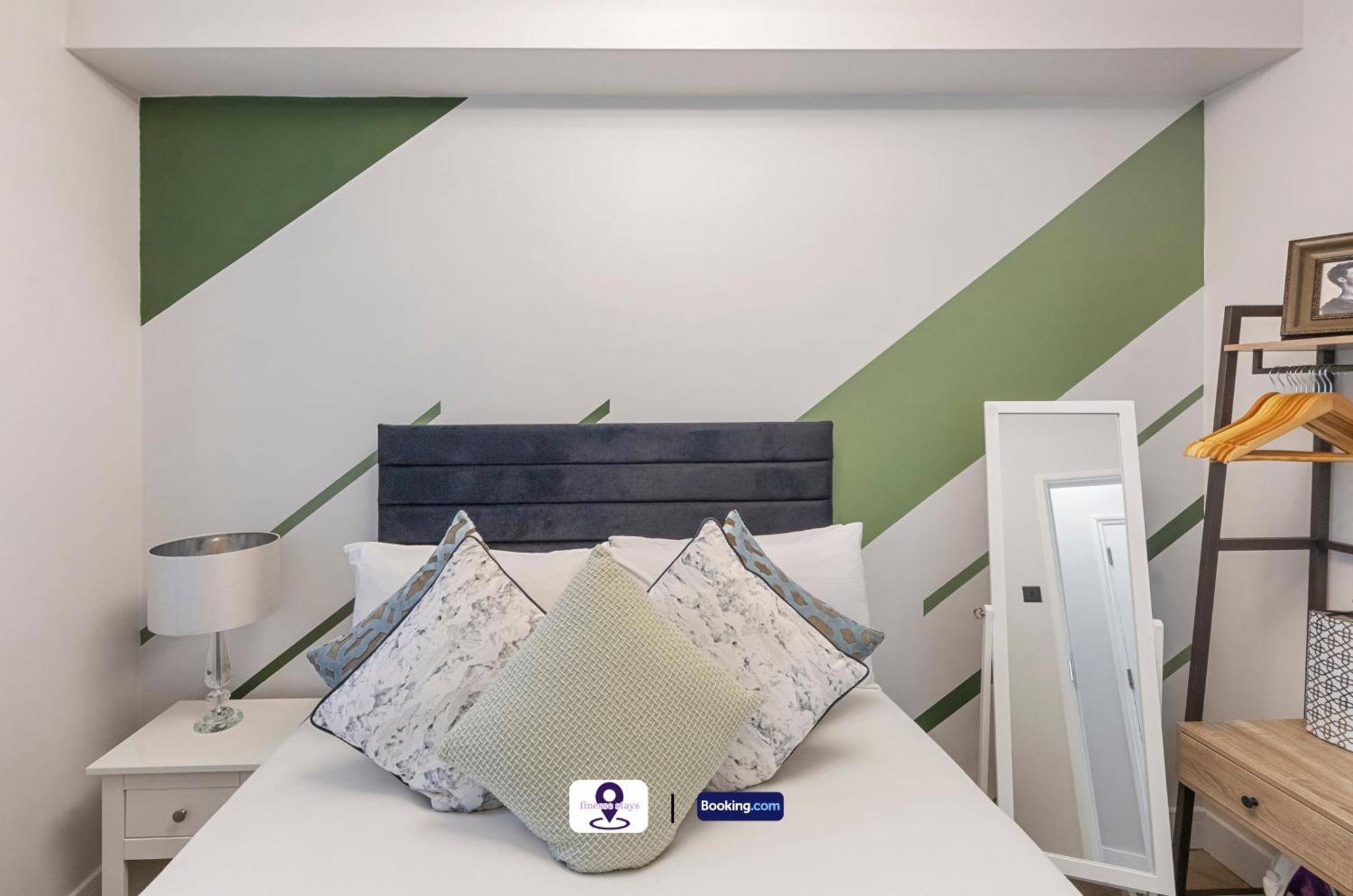 Last-minute Grab ! Limited Time L Exclusive On 2 Bedroom, High Spec Luxury Flat By Finesse Short Lets & Serviced With Free Wifi