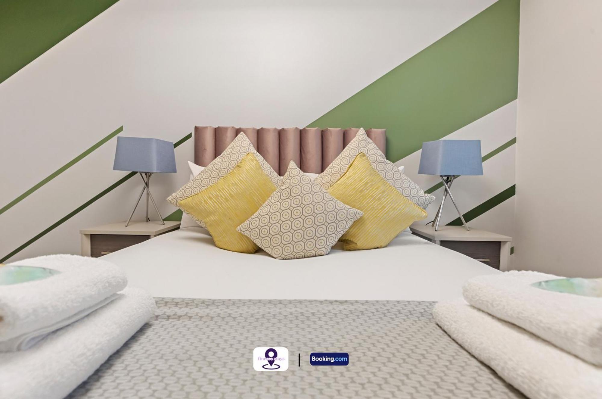 Last-minute Grab ! Limited Time L Exclusive On 2 Bedroom, High Spec Luxury Flat By Finesse Short Lets & Serviced With Free Wifi Apartment *