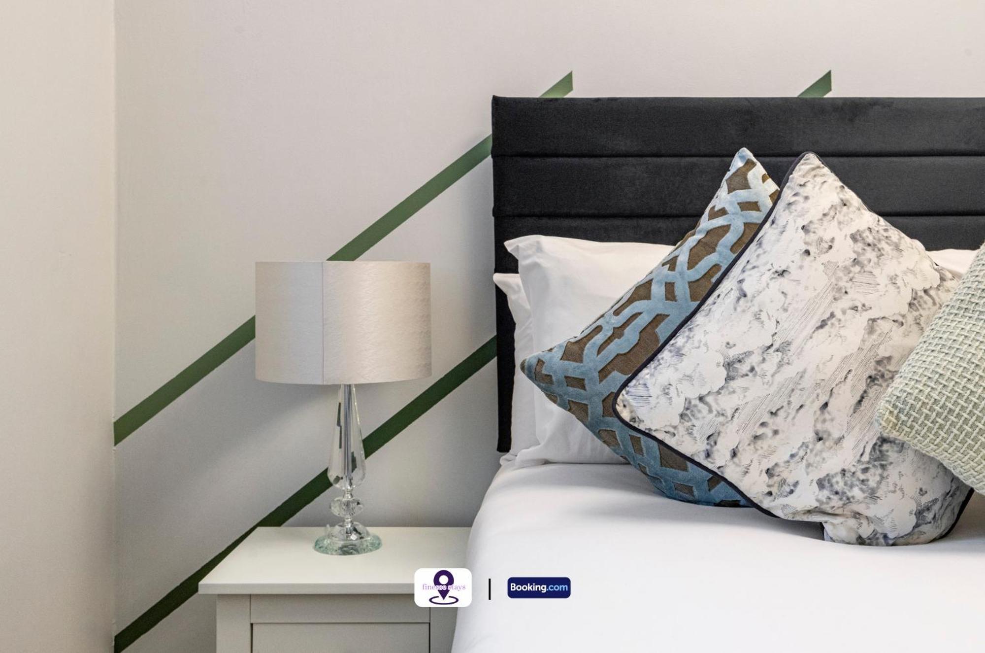 Last-minute Grab ! Limited Time L Exclusive On 2 Bedroom, High Spec Luxury Flat By Finesse Short Lets & Serviced With Free Wifi Apartment London