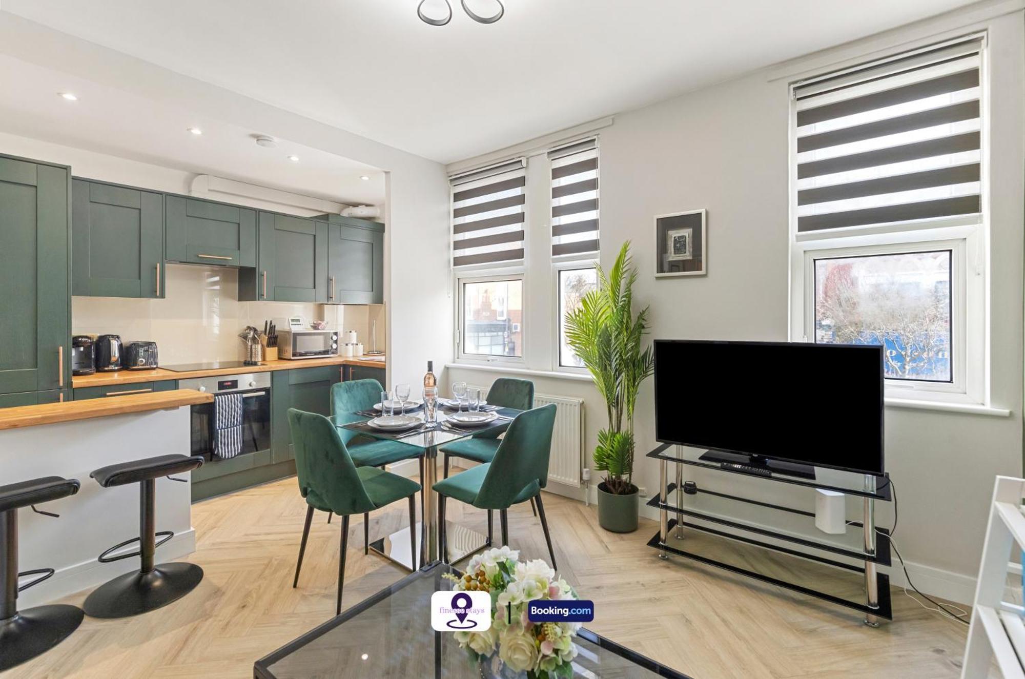 Last-minute Grab ! Limited Time L Exclusive On 2 Bedroom, High Spec Luxury Flat By Finesse Short Lets & Serviced With Free Wifi Apartment *