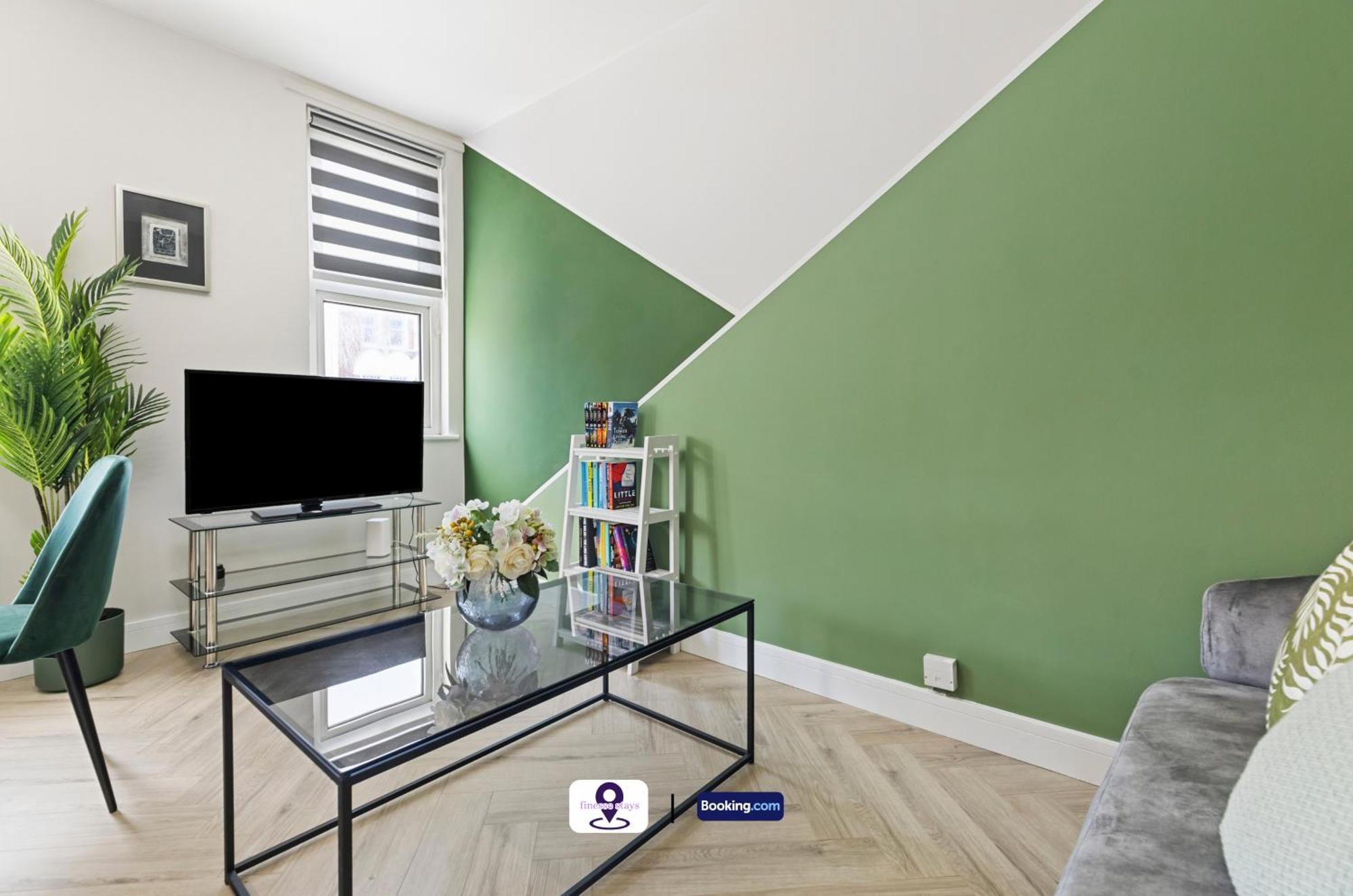 Last-minute Grab ! Limited Time L Exclusive On 2 Bedroom, High Spec Luxury Flat By Finesse Short Lets & Serviced With Free Wifi Apartment London