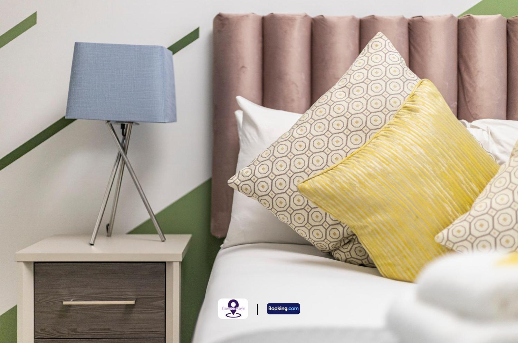 Last-minute Grab ! Limited Time L Exclusive On 2 Bedroom, High Spec Luxury Flat By Finesse Short Lets & Serviced With Free Wifi Apartment London