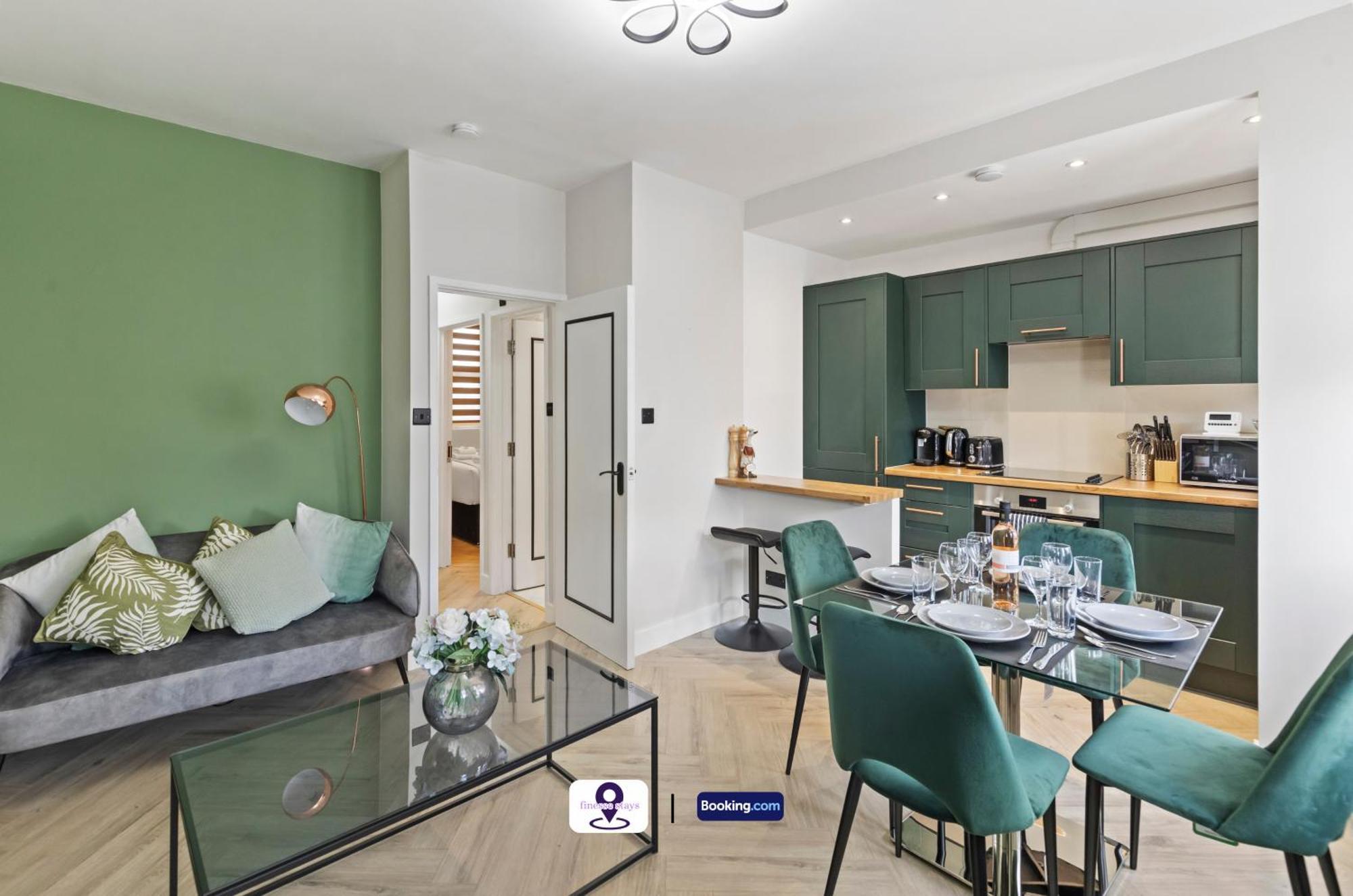 Apartment Last-minute Grab ! Limited Time L Exclusive On 2 Bedroom, High Spec Luxury Flat By Finesse Short Lets & Serviced With Free Wifi London