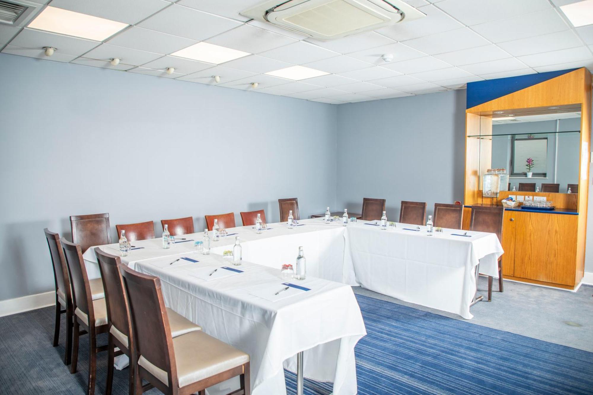 Express Royal Docks By Ihg Hotel