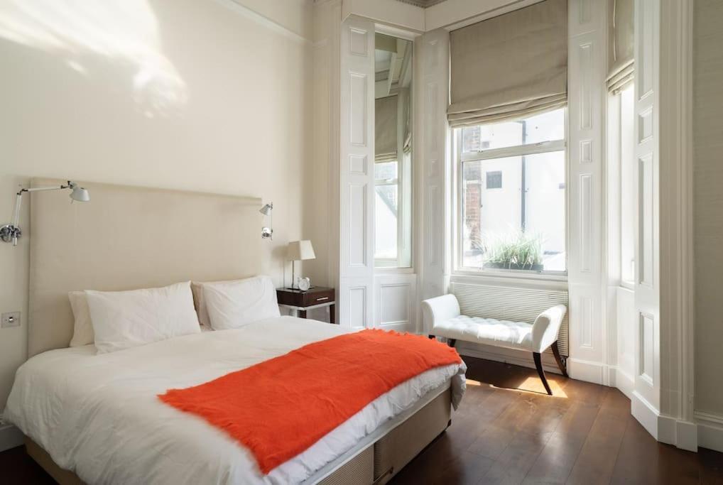 Super Knightsbridge 2 Bed Gound Floor