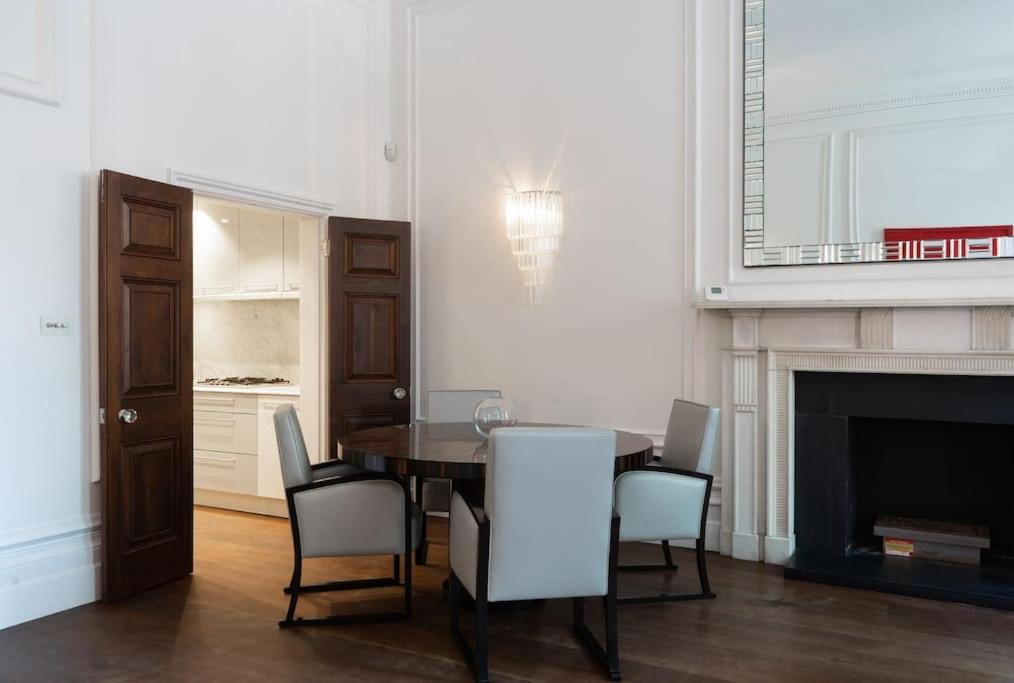 Super Knightsbridge 2 Bed Gound Floor * Londres