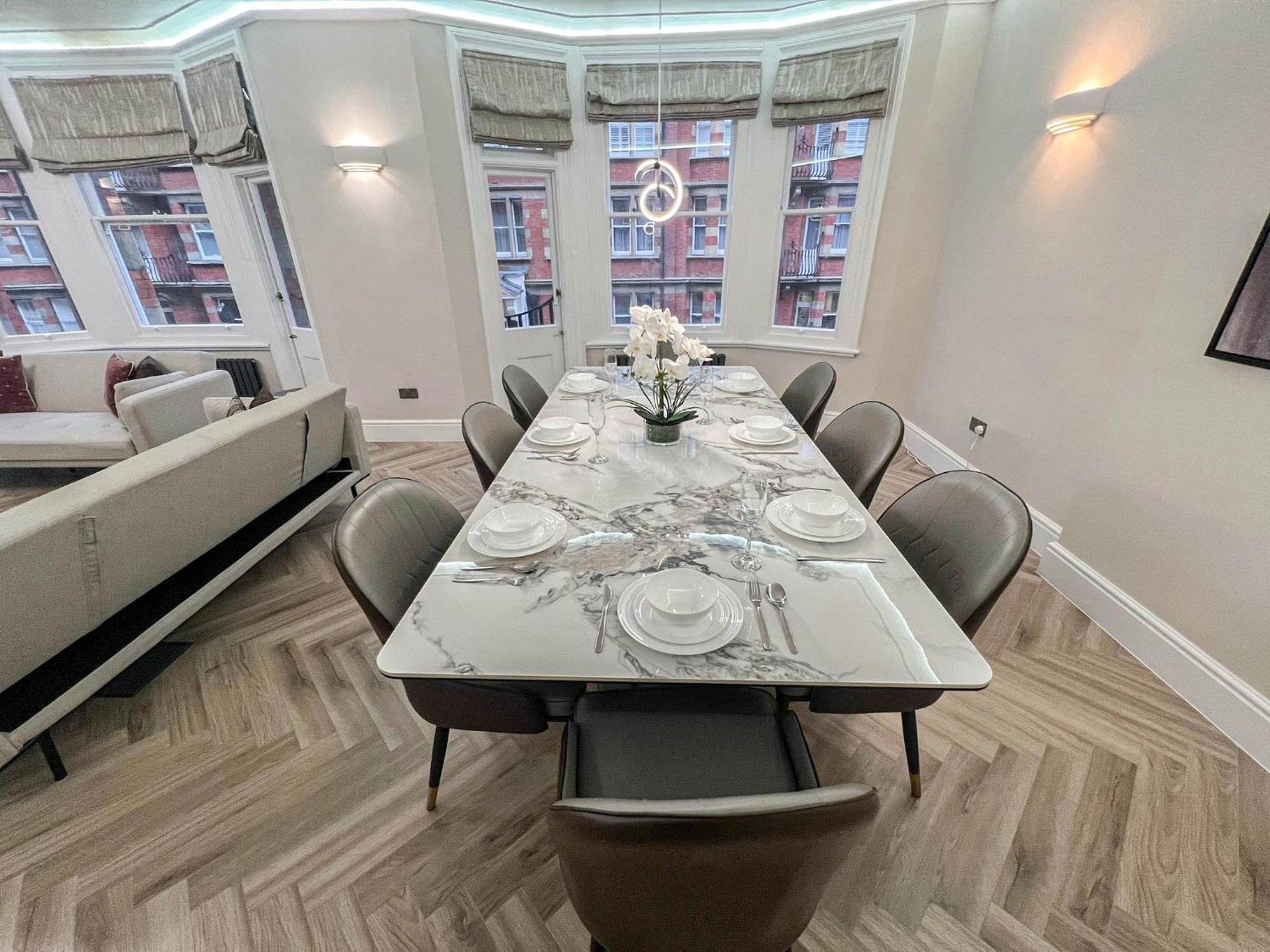 Lux 4 Bedroom In Baker St Near Regent's Park Londen