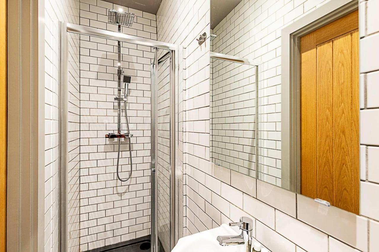 Stunning 5 Bed House In Willesden Green! Londen