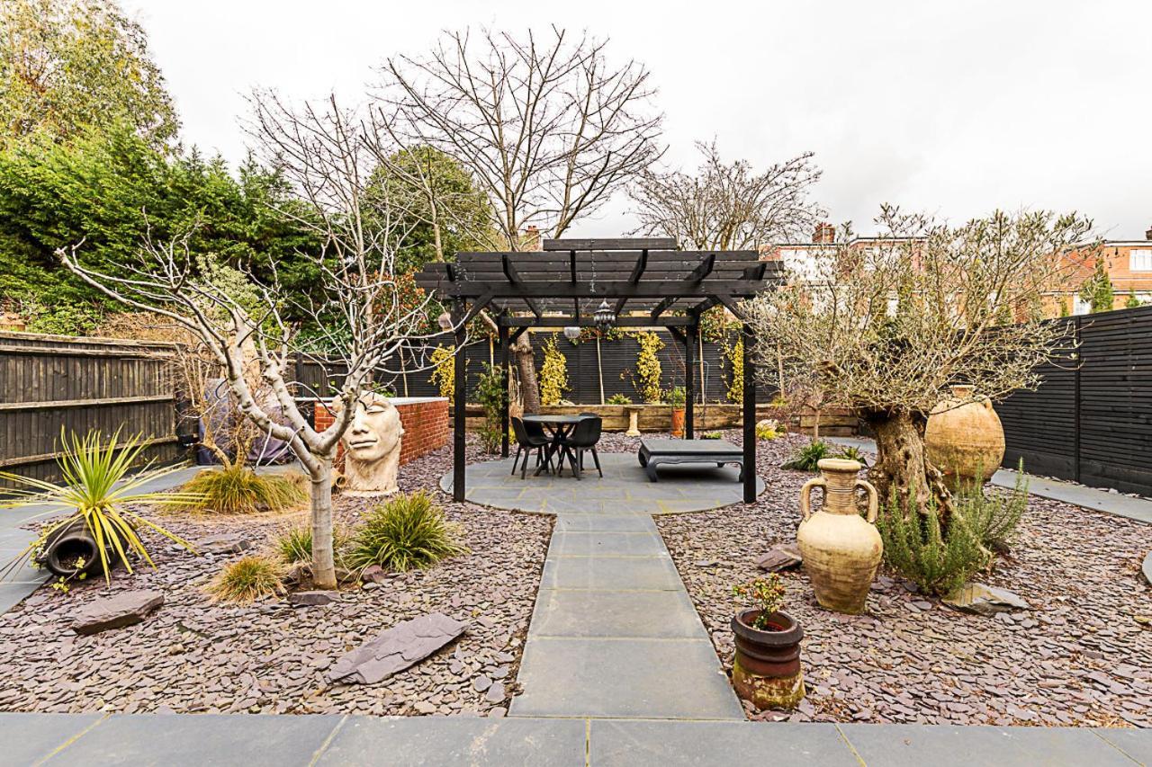 Stunning 5 Bed House In Willesden Green! Vakantiehuis *