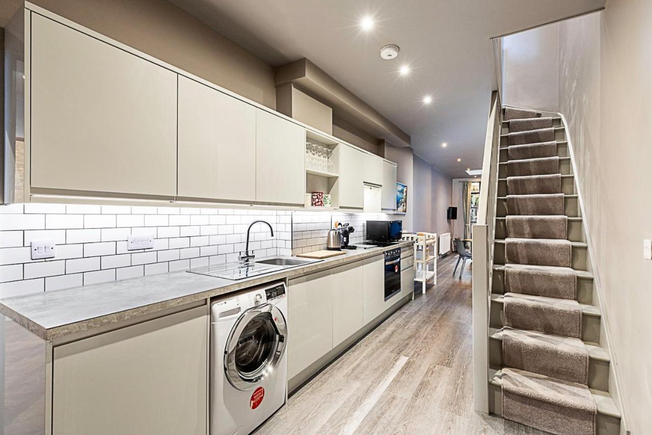 Stunning 5 Bed House In Willesden Green! Vakantiehuis *