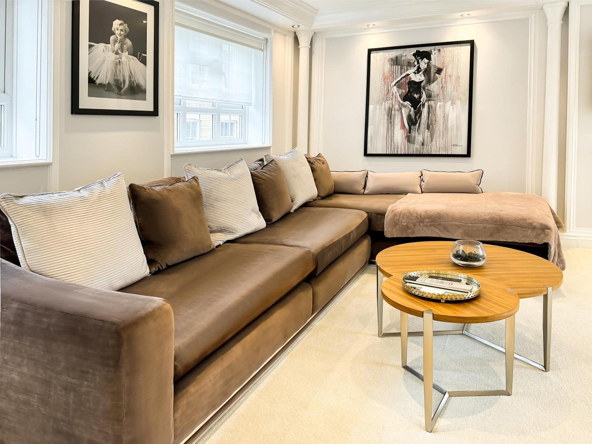 Opulent Mayfair 2 Bedroom House With Rooftop By Hyde Park London
