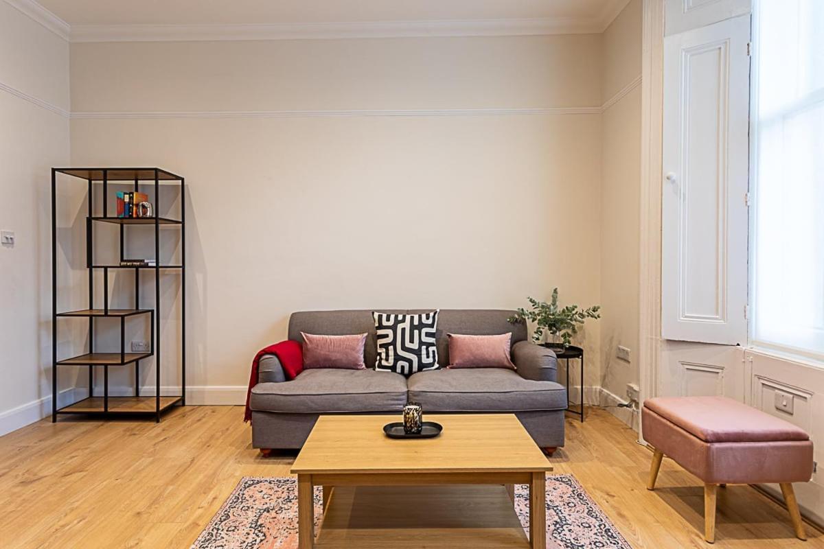 Modern Bayswater Flat *
