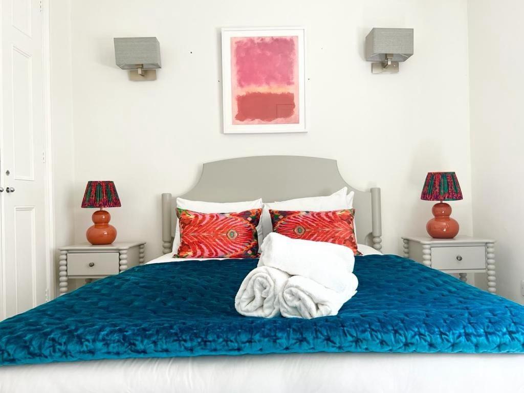 Split Level 2 Bed Apartment- Mayfair London