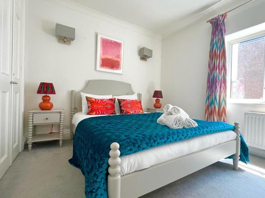 Apartment Split Level 2 Bed Apartment- Mayfair