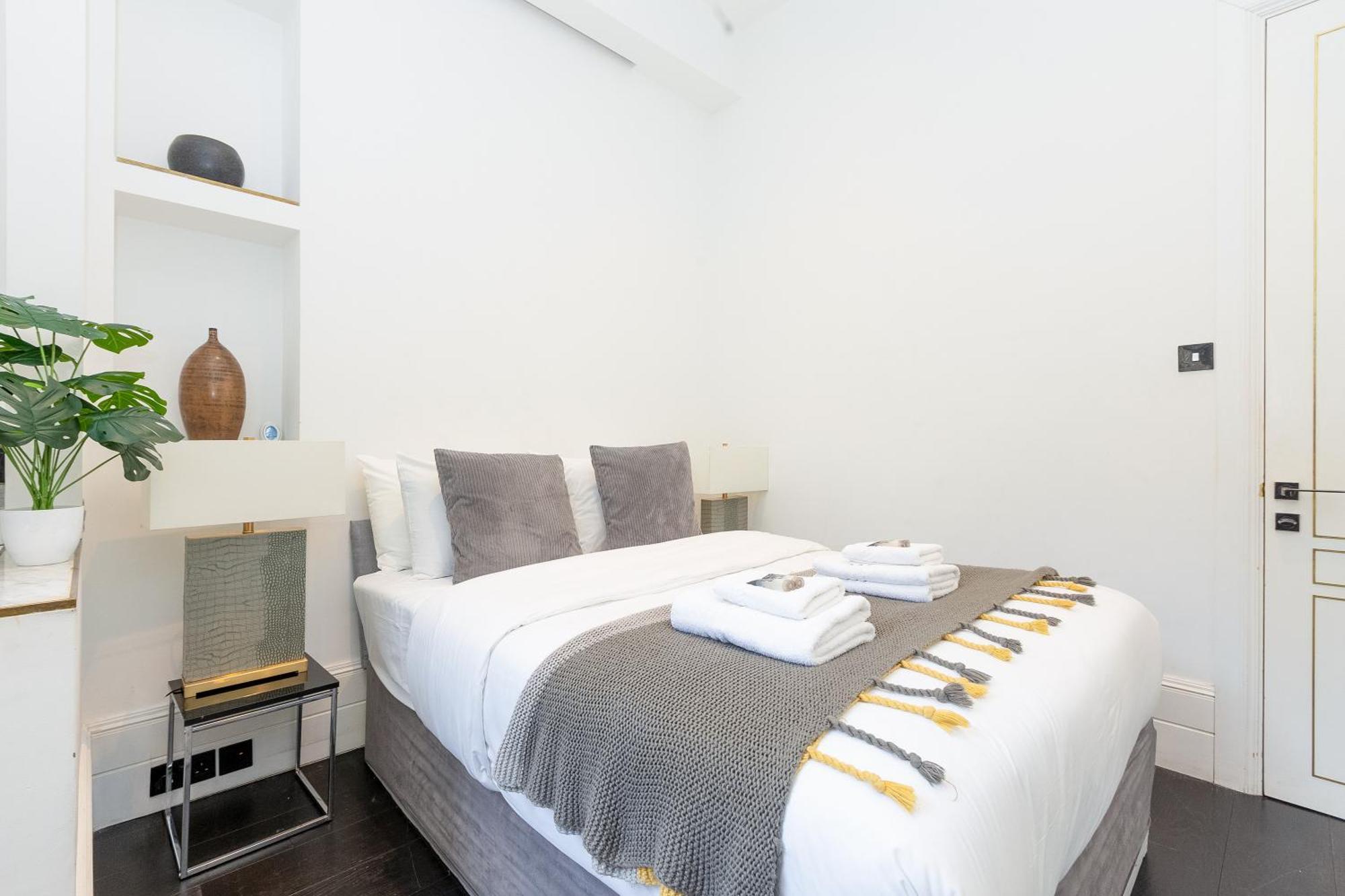 Lovely 2br Flat In Kensington, 2 Minutes Tube London